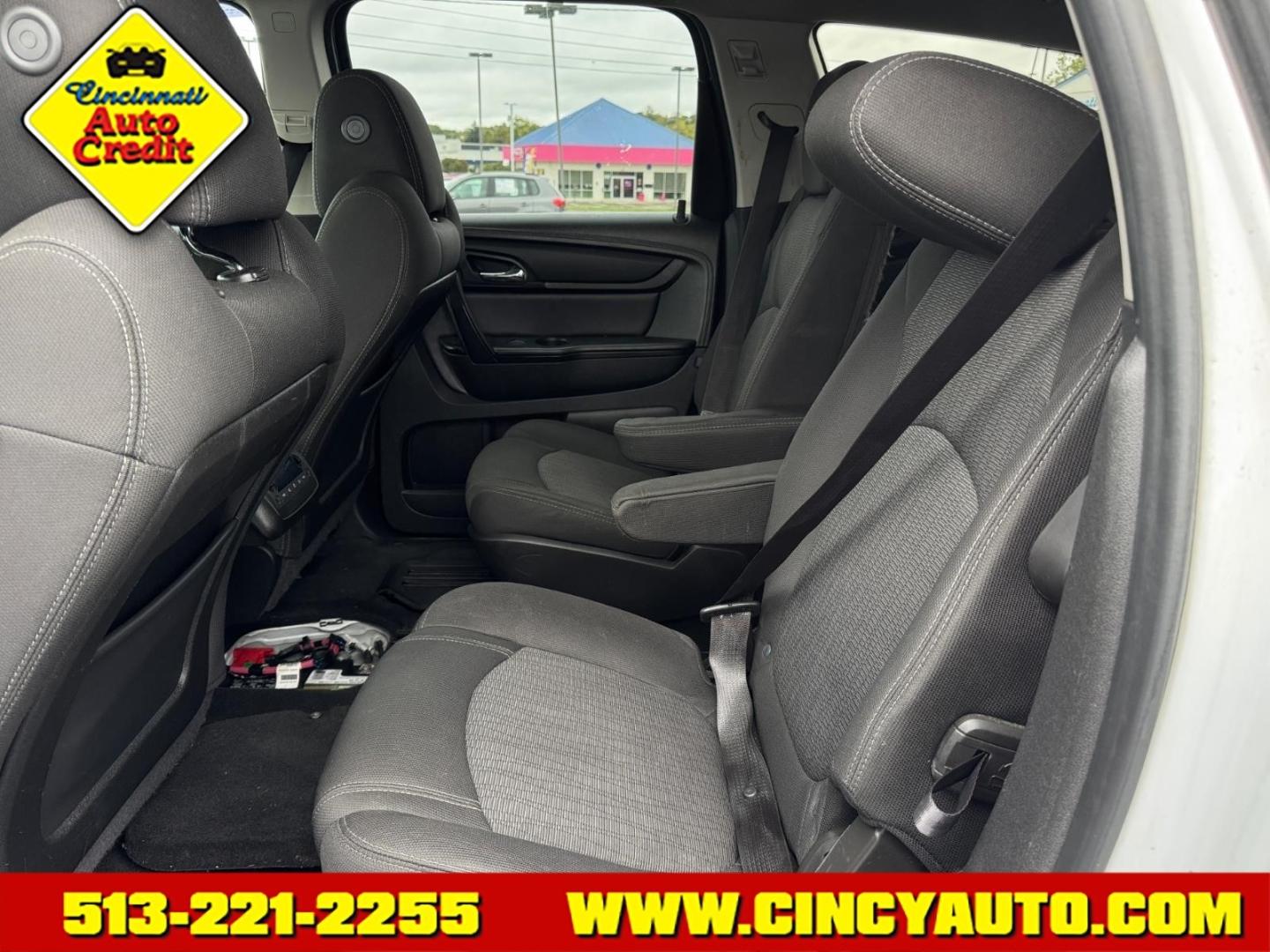 2016 Iridescent Pearl Tricoat G1w Chevrolet Traverse LT (1GNKVHKD2GJ) with an 3.6L 3.6L V6 281hp 266ft. lbs. Direct Injection engine, 6-Speed Shiftable Automatic transmission, located at 5489 Dixie Highway, Fairfield, OH, 45014, (513) 221-2255, 39.333084, -84.523834- Photo#4