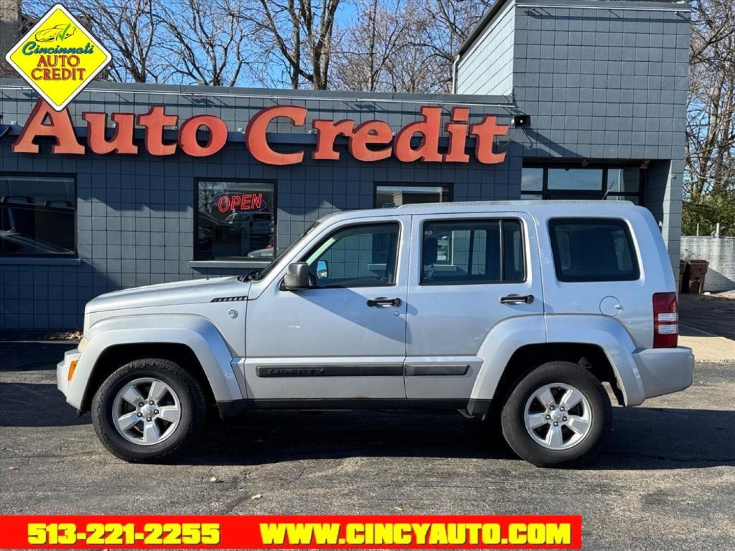 2012 Bright Silver Metallic Clear Coat Ps2 Jeep Liberty Latitude (1C4PJMAK6CW) with an 3.7L 3.7L V6 210hp 235ft. lbs. Sequential Multiport Fuel Injection engine, 4-Speed Automatic transmission, located at 2813 Gilbert Avenue, Cincinnati, OH, 45206, (513) 221-2255, 39.130219, -84.489189 - Photo#1