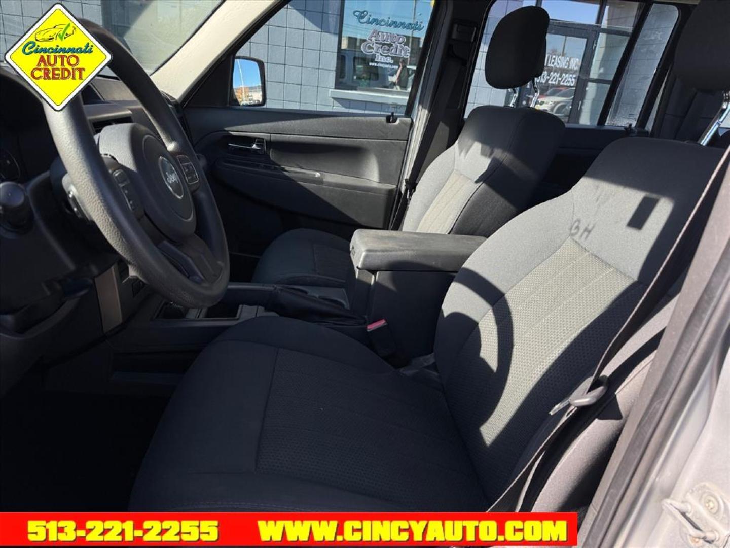 2012 Bright Silver Metallic Clear Coat Ps2 Jeep Liberty Latitude (1C4PJMAK6CW) with an 3.7L 3.7L V6 210hp 235ft. lbs. Sequential Multiport Fuel Injection engine, 4-Speed Automatic transmission, located at 2813 Gilbert Avenue, Cincinnati, OH, 45206, (513) 221-2255, 39.130219, -84.489189 - Photo#5