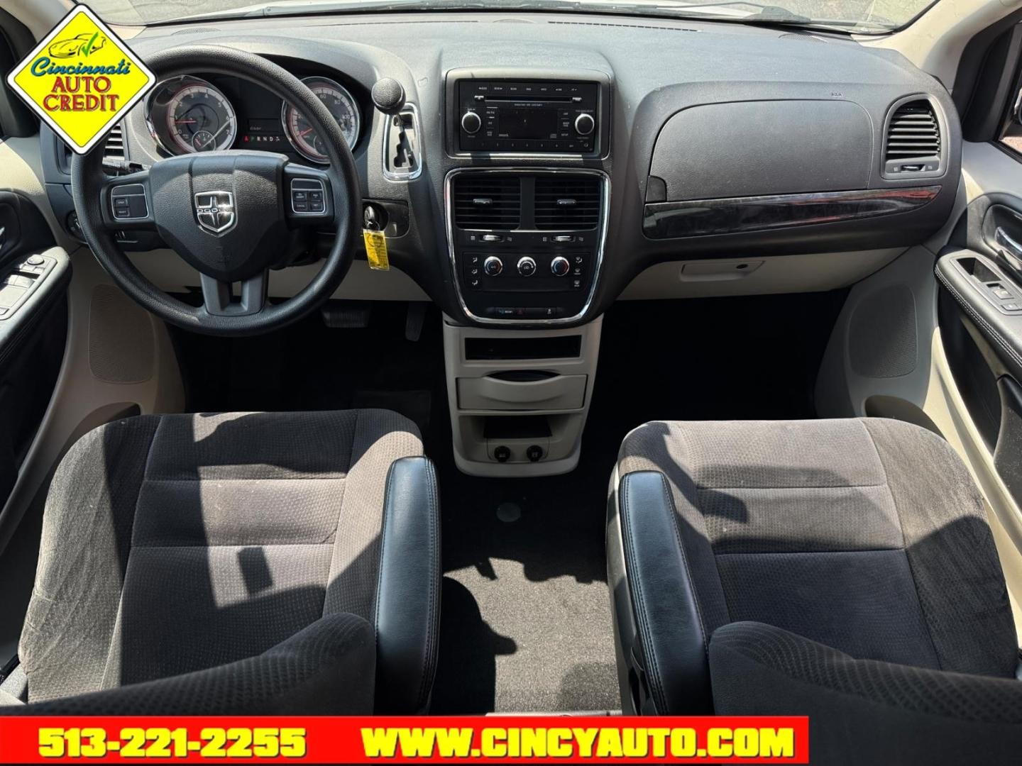 2014 Bright White Clear Coat Pw7 Dodge Grand Caravan SE (2C4RDGBG5ER) with an 3.6L Pentastar 3.6L Flex Fuel V6 283hp 260ft. lbs. Sequential Multiport Fuel Injection engine, 6-Speed Shiftable Automatic transmission, located at 2813 Gilbert Avenue, Cincinnati, OH, 45206, (513) 221-2255, 39.130219, -84.489189- Photo#3