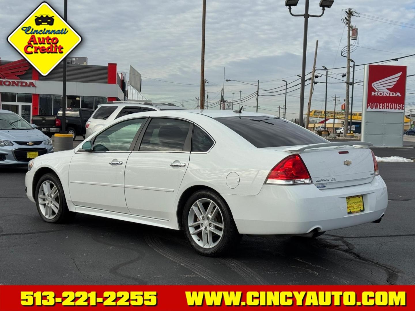 2016 Summit White 50u Chevrolet Impala Limited LTZ Fleet (2G1WC5E31G1) with an 3.6L 3.6L Flex Fuel V6 300hp 262ft. lbs. Fuel Injected engine, 6-Speed Shiftable Automatic w/Overdrive transmission, located at 5489 Dixie Highway, Fairfield, OH, 45014, (513) 221-2255, 39.333084, -84.523834 - Photo#2