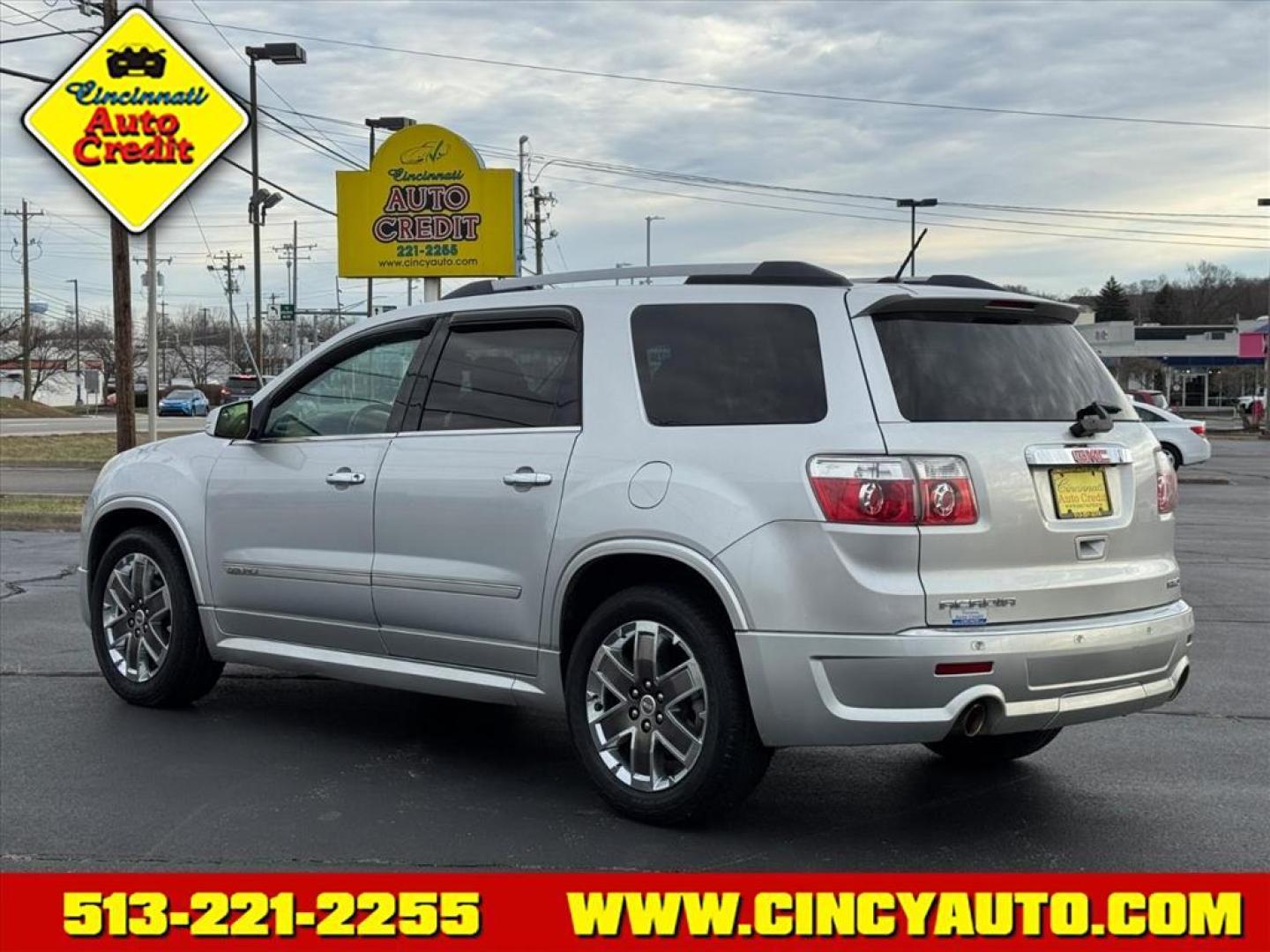 2012 Quicksilver Metallic 17u GMC Acadia Denali (1GKKVTED7CJ) with an 3.6L 3.6L V6 288hp 270ft. lbs. Fuel Injected engine, 6-Speed Shiftable Automatic transmission, located at 5489 Dixie Highway, Fairfield, OH, 45014, (513) 221-2255, 39.333084, -84.523834 - Photo#2