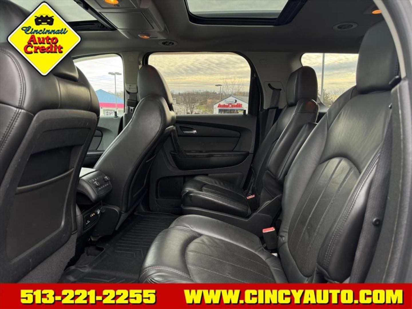 2012 Quicksilver Metallic 17u GMC Acadia Denali (1GKKVTED7CJ) with an 3.6L 3.6L V6 288hp 270ft. lbs. Fuel Injected engine, 6-Speed Shiftable Automatic transmission, located at 5489 Dixie Highway, Fairfield, OH, 45014, (513) 221-2255, 39.333084, -84.523834 - Photo#4