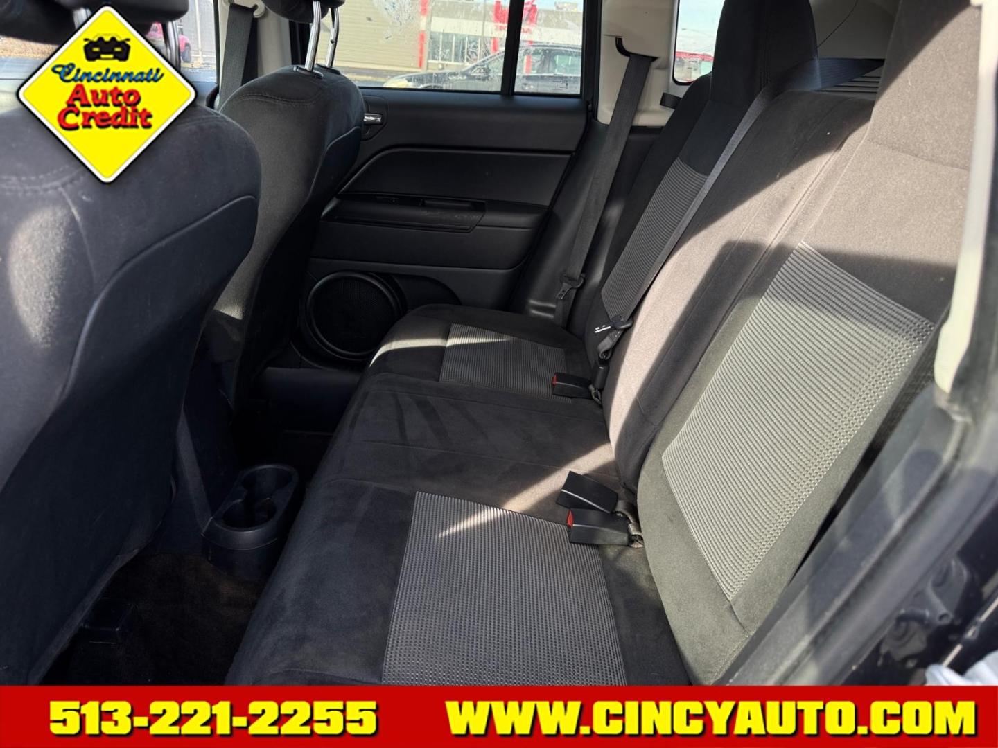 2016 Maximum Steel Metallic Clear Coat Par Jeep Compass Sport (1C4NJDBB4GD) with an 2.4L 2.4L I4 172hp 165ft. lbs. Sequential Multiport Fuel Injection engine, 6-Speed Shiftable Automatic transmission, located at 5489 Dixie Highway, Fairfield, OH, 45014, (513) 221-2255, 39.333084, -84.523834 - Photo#4