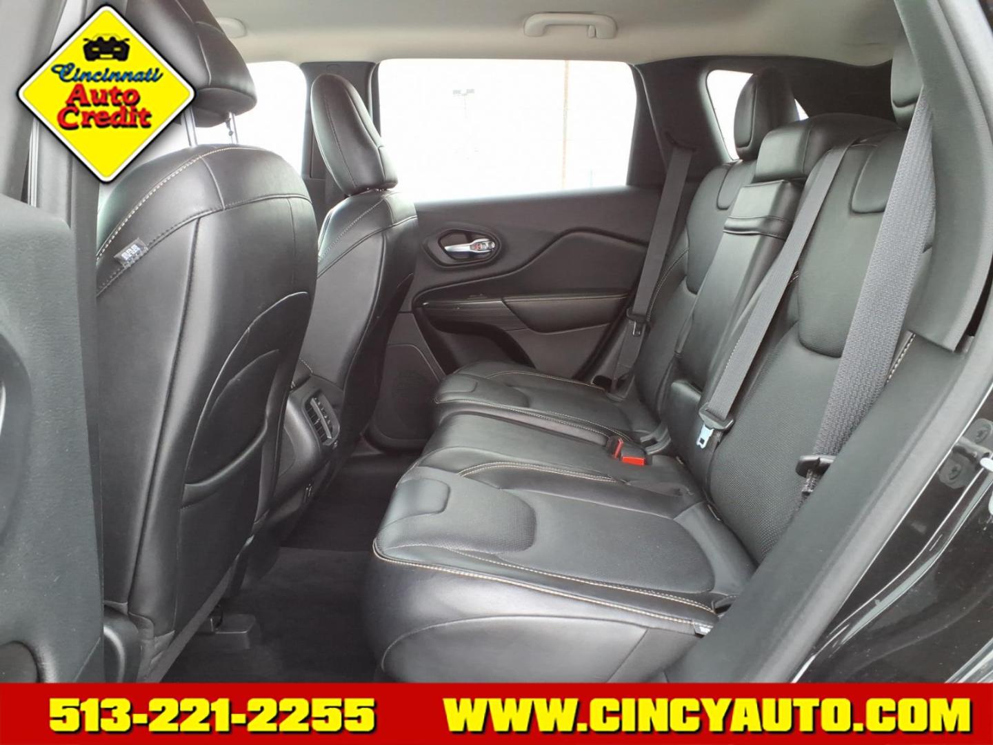 2014 Brilliant Black Crystal Pearl Coat Jeep Cherokee Limited (1C4PJMDS2EW) with an 3.2L 3.2L V6 271hp 239ft. lbs. Sequential Multiport Fuel Injection engine, 9-Speed Shiftable Automatic transmission, located at 5489 Dixie Highway, Fairfield, OH, 45014, (513) 221-2255, 39.333084, -84.523834 - Photo#5