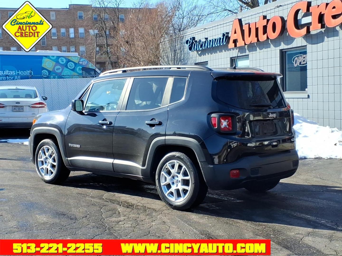 2019 Black Jeep Renegade Latitude (ZACNJABB2KP) with an 2.4L Tigershark 2.4L I4 180hp 175ft. lbs. Sequential Multiport Fuel Injection engine, 9-Speed Shiftable Automatic transmission, located at 2813 Gilbert Avenue, Cincinnati, OH, 45206, (513) 221-2255, 39.130219, -84.489189 - Photo#2
