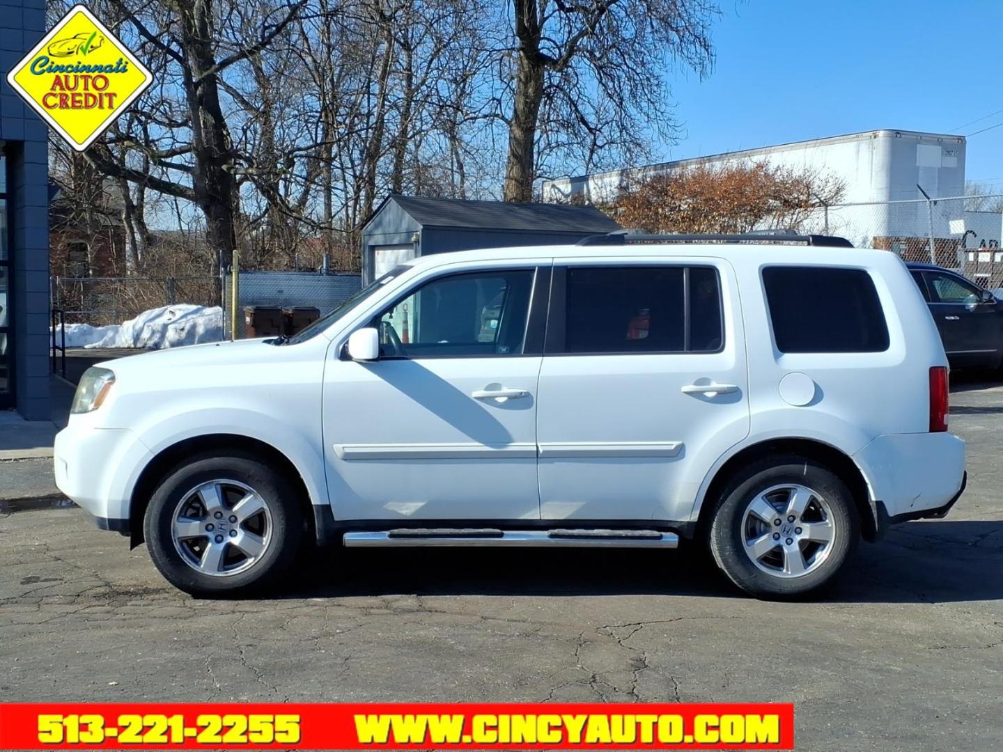 2011 Taffeta White Honda Pilot EX (5FNYF4H48BB) with an 3.5L 3.5L V6 250hp 253ft. lbs. Sequential Multiport Fuel Injection engine, 5-Speed Automatic transmission, located at 2813 Gilbert Avenue, Cincinnati, OH, 45206, (513) 221-2255, 39.130219, -84.489189 - Photo#1