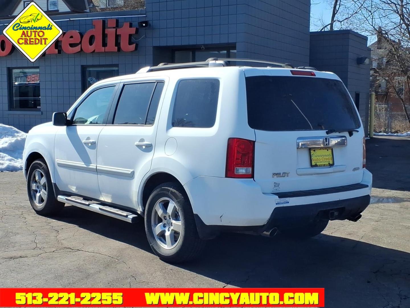 2011 Taffeta White Honda Pilot EX (5FNYF4H48BB) with an 3.5L 3.5L V6 250hp 253ft. lbs. Sequential Multiport Fuel Injection engine, 5-Speed Automatic transmission, located at 2813 Gilbert Avenue, Cincinnati, OH, 45206, (513) 221-2255, 39.130219, -84.489189 - Photo#2