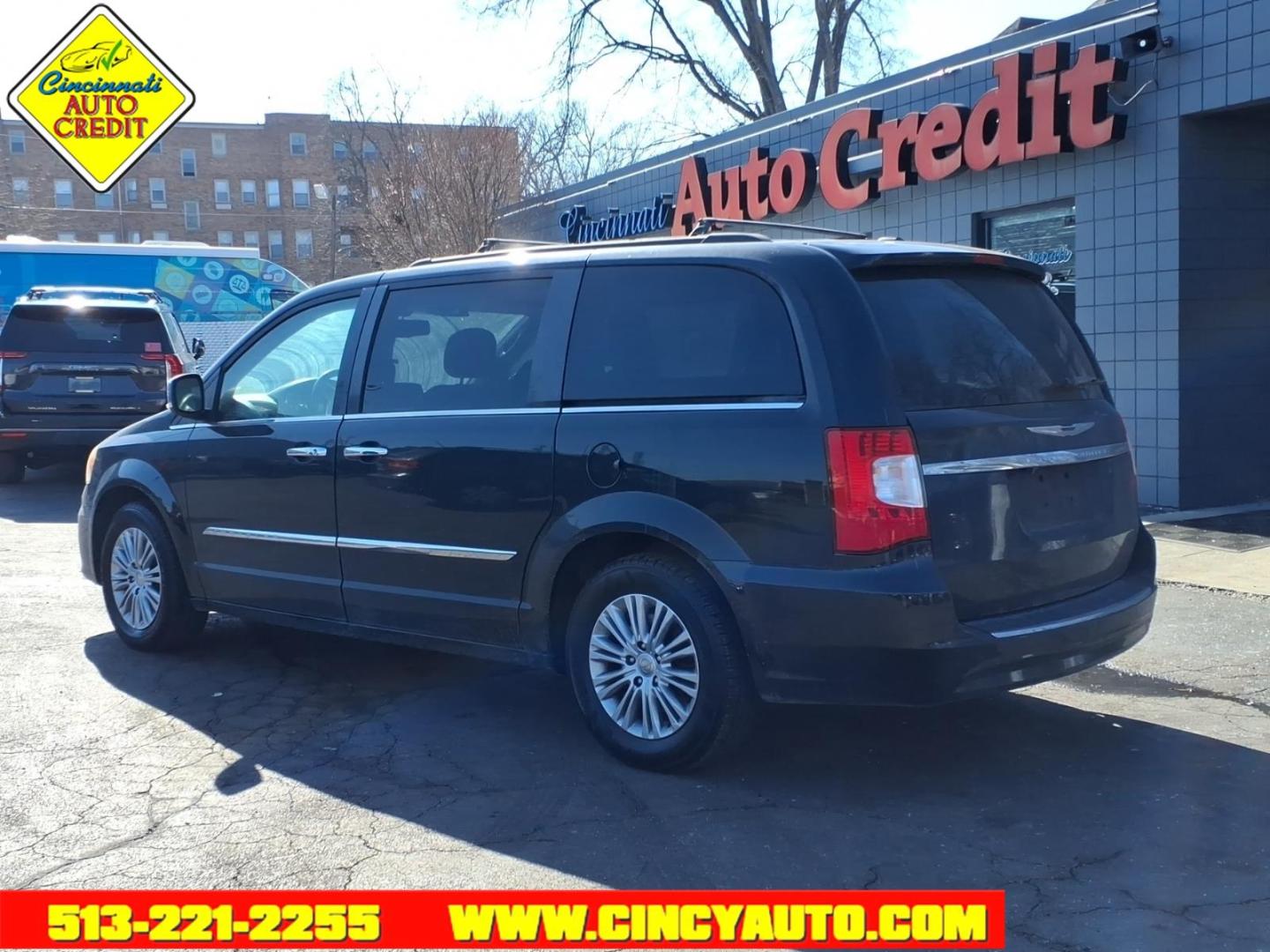 2013 Brilliant Black Crystal Pearl Coat Chrysler Town and Country Touring-L (2C4RC1CG9DR) with an 3.6L Pentastar 3.6L Flex Fuel V6 283hp 260ft. lbs. Sequential Multiport Fuel Injection engine, 6-Speed Shiftable Automatic transmission, located at 2813 Gilbert Avenue, Cincinnati, OH, 45206, (513) 221-2255, 39.130219, -84.489189 - Photo#2