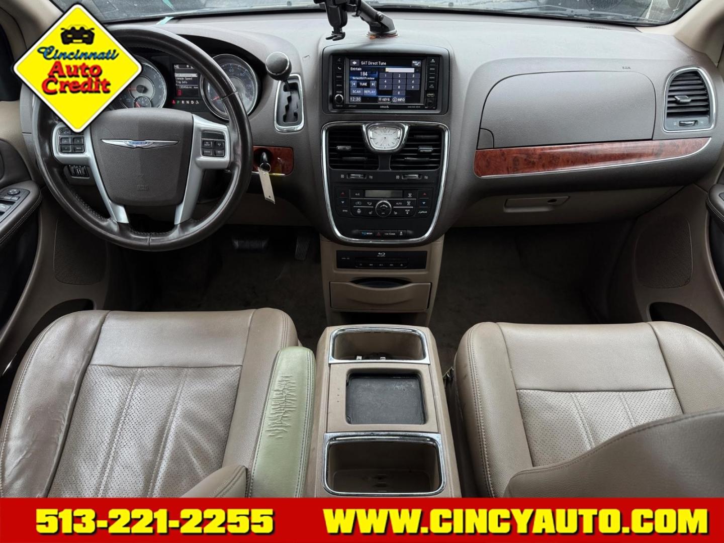 2013 Brilliant Black Crystal Pearl Coat Pxr Chrysler Town and Country Touring-L (2C4RC1CG9DR) with an 3.6L Pentastar 3.6L Flex Fuel V6 283hp 260ft. lbs. Sequential Multiport Fuel Injection engine, 6-Speed Shiftable Automatic transmission, located at 5489 Dixie Highway, Fairfield, OH, 45014, (513) 221-2255, 39.333084, -84.523834- Photo#3