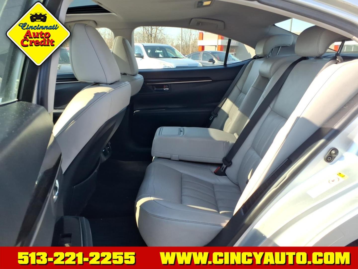 2018 Atomic Silver Lexus ES 300h Base (JTHBW1GG4J2) with an 2.5L 2.5L Hybrid I4 200hp Sequential Multiport Fuel Injection engine, CVT transmission, located at 5489 Dixie Highway, Fairfield, OH, 45014, (513) 221-2255, 39.333084, -84.523834 - Photo#4