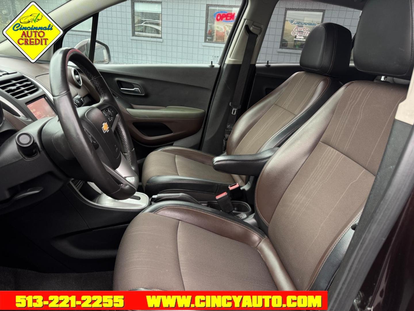 2016 Crimson Metallic Chevrolet Trax LT (KL7CJPSB9GB) with an 1.4L Ecotec 1.4L Turbo I4 138hp 148ft. lbs. Sequential Multiport Fuel Injection engine, 6-Speed Shiftable Automatic transmission, located at 2813 Gilbert Avenue, Cincinnati, OH, 45206, (513) 221-2255, 39.130219, -84.489189 - Photo#5