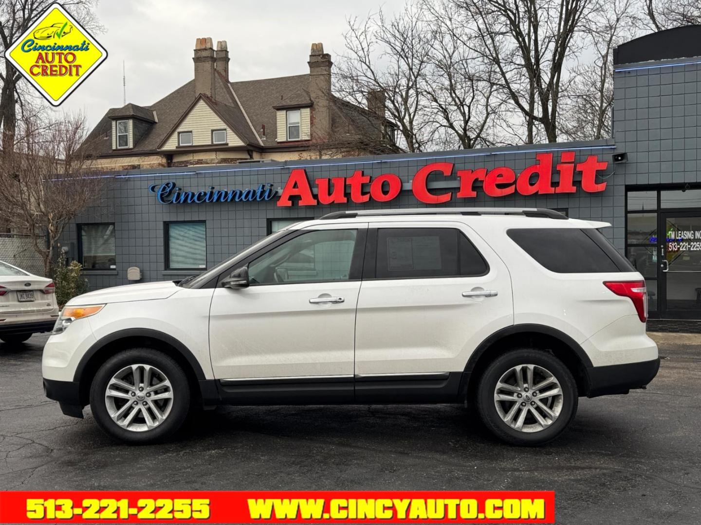 2011 White Platinum Metallic Tri-Coat Ford Explorer XLT (1FMHK8D89BG) with an 3.5L 3.5L V6 290hp 255ft. lbs. Sequential Multiport Fuel Injection engine, 6-Speed Shiftable Automatic transmission, located at 2813 Gilbert Avenue, Cincinnati, OH, 45206, (513) 221-2255, 39.130219, -84.489189 - Photo#1