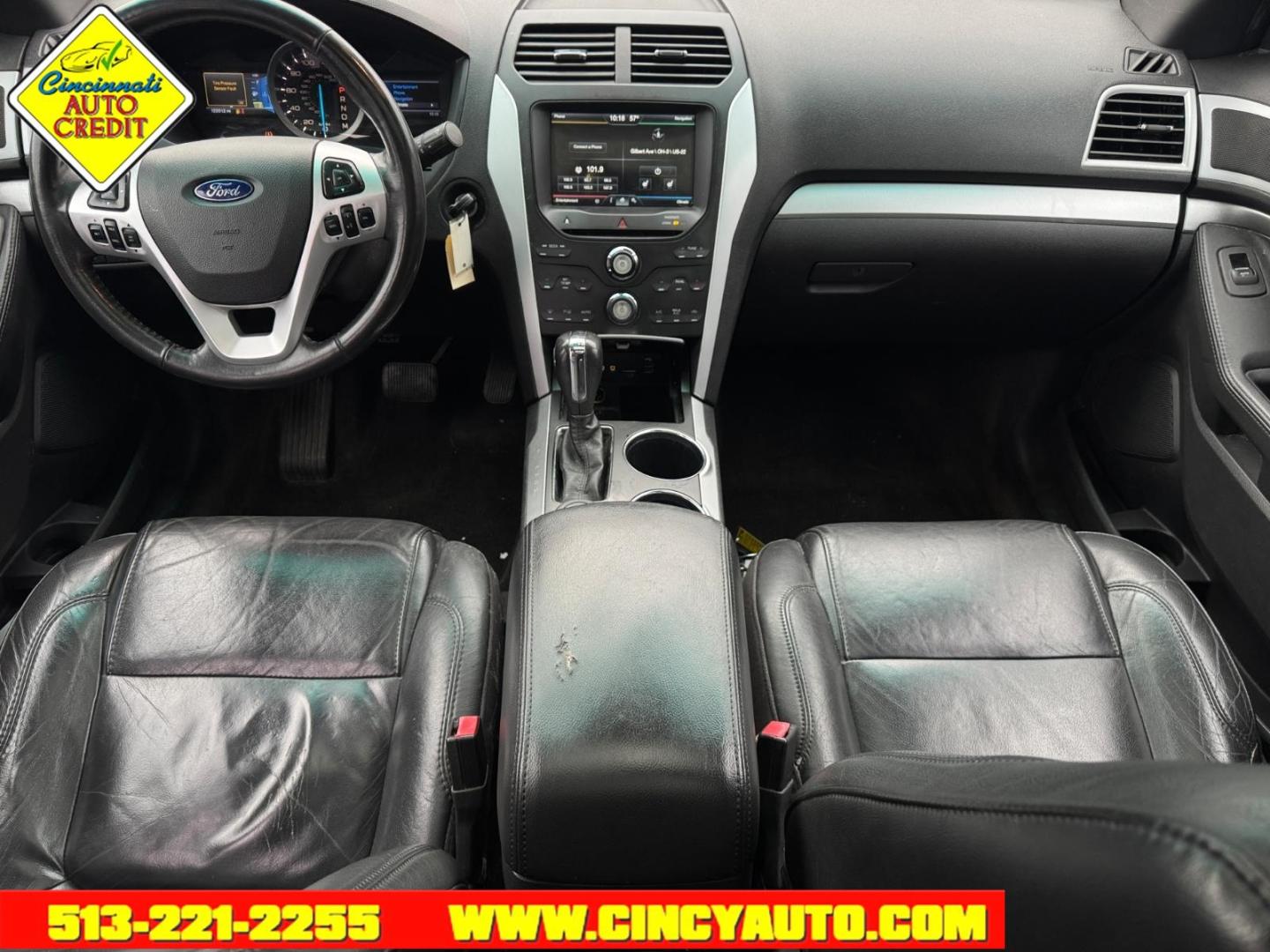 2011 White Platinum Metallic Tri-Coat Ford Explorer XLT (1FMHK8D89BG) with an 3.5L 3.5L V6 290hp 255ft. lbs. Sequential Multiport Fuel Injection engine, 6-Speed Shiftable Automatic transmission, located at 2813 Gilbert Avenue, Cincinnati, OH, 45206, (513) 221-2255, 39.130219, -84.489189 - Photo#3