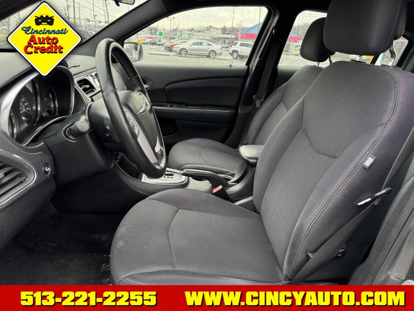 2013 Tungsten Metallic Clear Coat Chrysler 200 Touring (1C3CCBBG4DN) with an 3.6L Pentastar 3.6L Flex Fuel V6 283hp 260ft. lbs. Sequential Multiport Fuel Injection engine, 6-Speed Shiftable Automatic transmission, located at 5489 Dixie Highway, Fairfield, OH, 45014, (513) 221-2255, 39.333084, -84.523834 - Photo#5