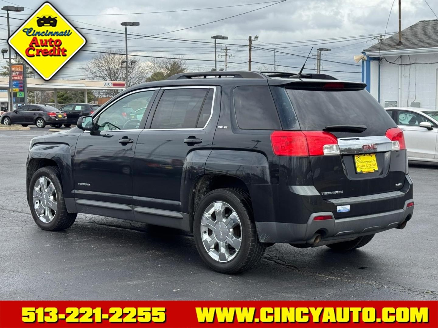 2012 Carbon Black Metallic GMC Terrain SLE-2 (2GKFLTE56C6) with an 3.0L 3.0L Flex Fuel V6 264hp 222ft. lbs. Direct Injection engine, 6-Speed Shiftable Automatic transmission, located at 5489 Dixie Highway, Fairfield, OH, 45014, (513) 221-2255, 39.333084, -84.523834 - Photo#2
