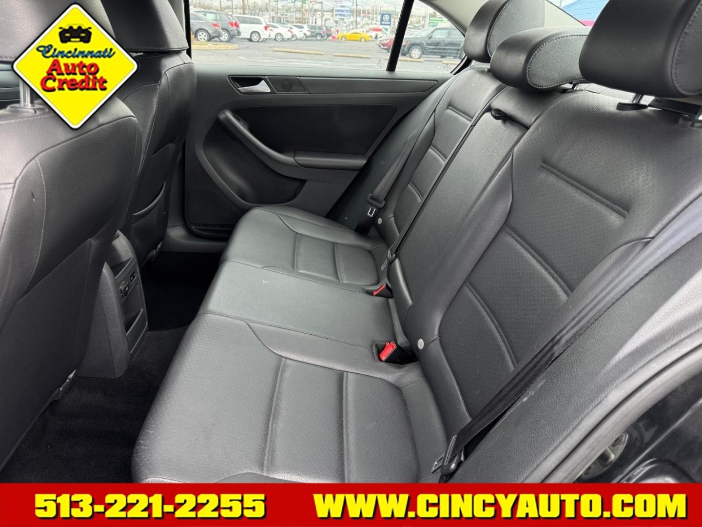 2014 Black Uni Volkswagen Jetta SE (3VWD07AJ5EM) with an 1.8L 1.8L Turbo I4 170hp 184ft. lbs. Direct Injection engine, 6-Speed Shiftable Automatic transmission, located at 5489 Dixie Highway, Fairfield, OH, 45014, (513) 221-2255, 39.333084, -84.523834 - Photo#4