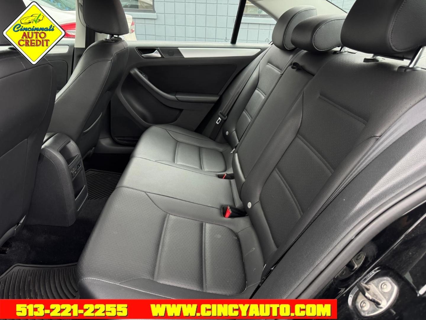 2013 Black Uni Volkswagen Jetta SE PZEV (3VWDP7AJ4DM) with an 2.5L 2.5L I5 170hp 177ft. lbs. PZEV Sequential Multiport Fuel Injection engine, 6-Speed Shiftable Automatic transmission, located at 2813 Gilbert Avenue, Cincinnati, OH, 45206, (513) 221-2255, 39.130219, -84.489189 - Photo#4