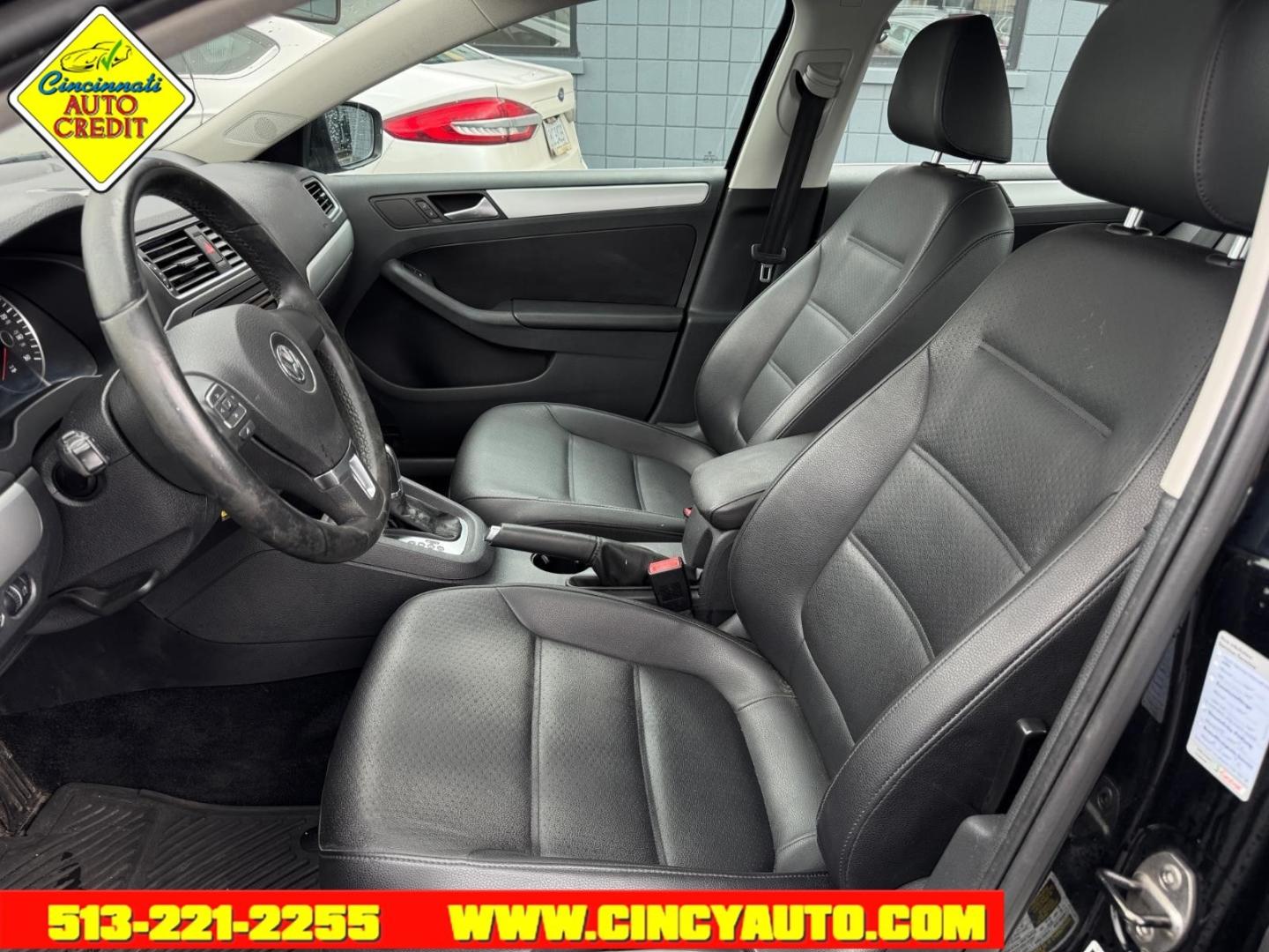 2013 Black Uni Volkswagen Jetta SE PZEV (3VWDP7AJ4DM) with an 2.5L 2.5L I5 170hp 177ft. lbs. PZEV Sequential Multiport Fuel Injection engine, 6-Speed Shiftable Automatic transmission, located at 2813 Gilbert Avenue, Cincinnati, OH, 45206, (513) 221-2255, 39.130219, -84.489189 - Photo#5