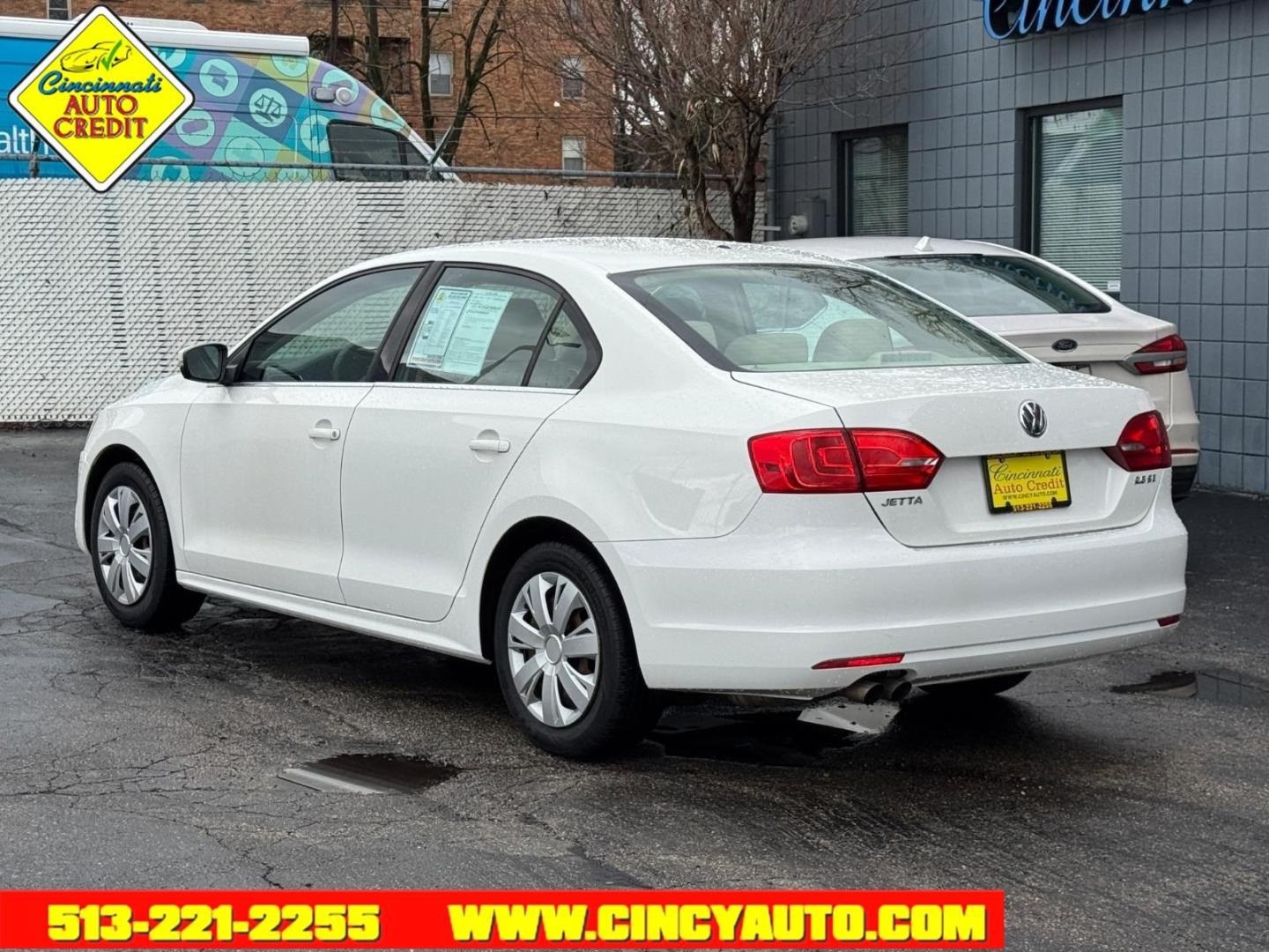 2013 Candy White Volkswagen Jetta SE PZEV (3VWDP7AJ3DM) with an 2.5L 2.5L I5 170hp 177ft. lbs. PZEV Sequential Multiport Fuel Injection engine, 6-Speed Shiftable Automatic transmission, located at 2813 Gilbert Avenue, Cincinnati, OH, 45206, (513) 221-2255, 39.130219, -84.489189 - Photo#2