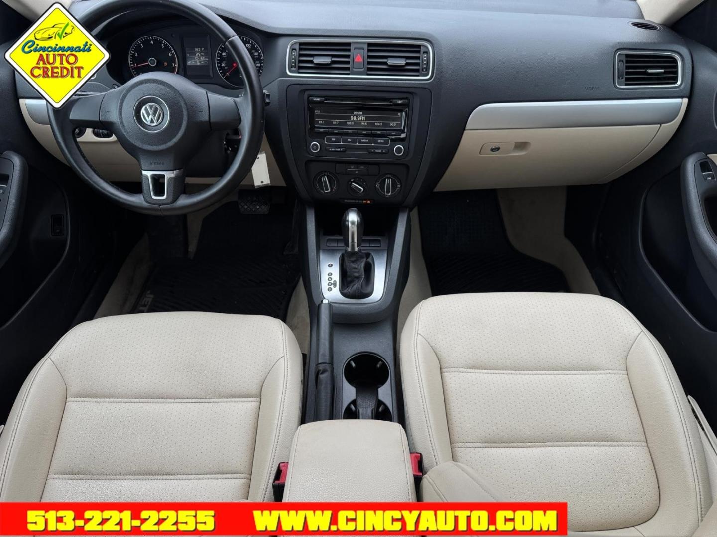 2013 Candy White Volkswagen Jetta SE PZEV (3VWDP7AJ3DM) with an 2.5L 2.5L I5 170hp 177ft. lbs. PZEV Sequential Multiport Fuel Injection engine, 6-Speed Shiftable Automatic transmission, located at 2813 Gilbert Avenue, Cincinnati, OH, 45206, (513) 221-2255, 39.130219, -84.489189 - Photo#3