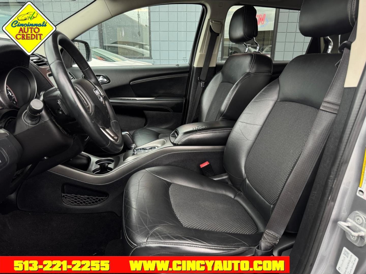 2016 Billet Silver Metallic Clear Coat Dodge Journey Crossroad (3C4PDCGG1GT) with an 3.6L Pentastar 3.6L Flex Fuel V6 283hp 260ft. lbs. Sequential Multiport Fuel Injection engine, 6-Speed Shiftable Automatic transmission, located at 2813 Gilbert Avenue, Cincinnati, OH, 45206, (513) 221-2255, 39.130219, -84.489189 - Photo#5