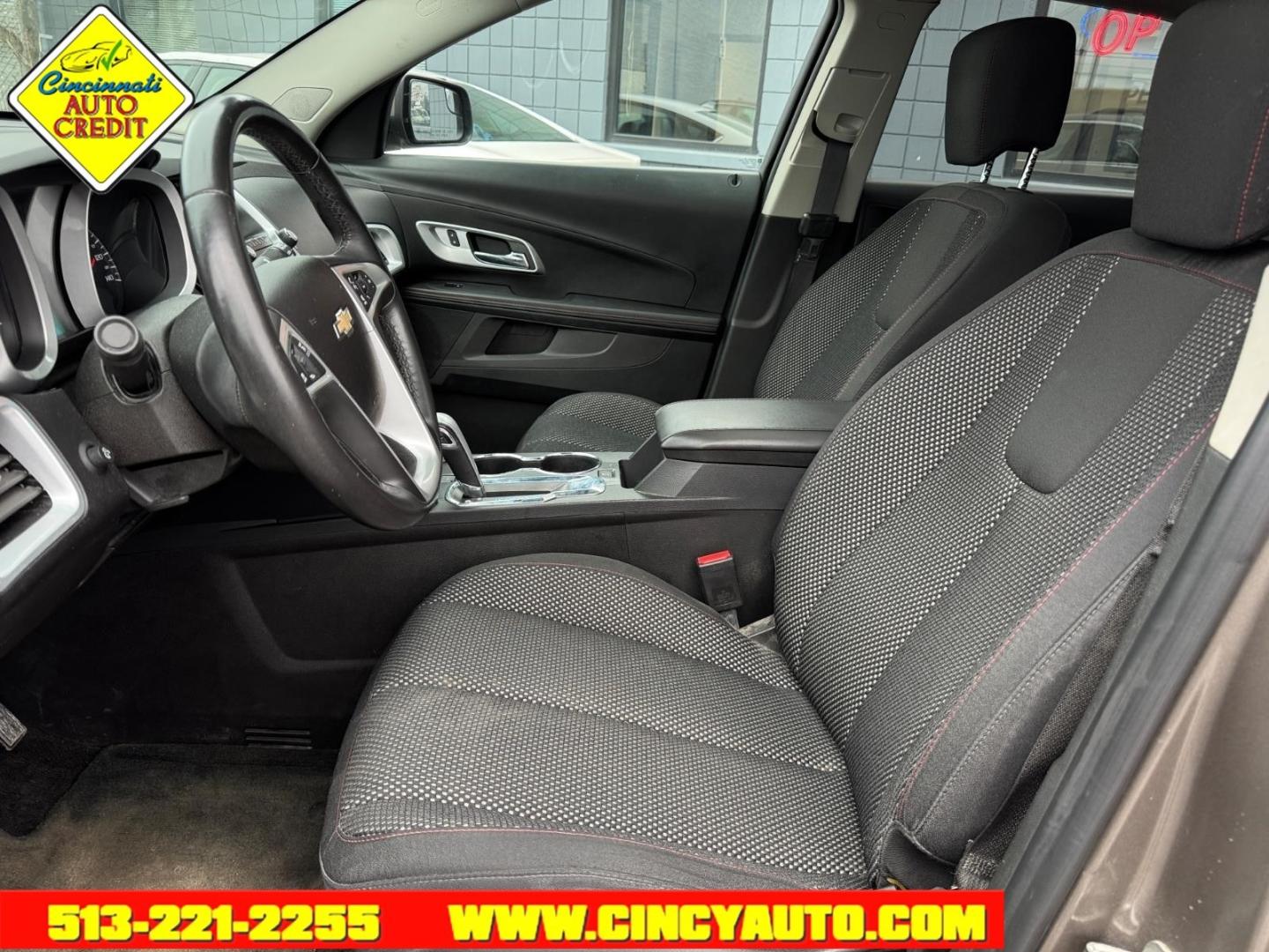 2012 Graystone Metallic Chevrolet Equinox LT (2GNALDEK2C6) with an 2.4L 2.4L I4 182hp 172ft. lbs. Sequential Electronic Fuel Injection engine, 6-Speed Shiftable Automatic transmission, located at 2813 Gilbert Avenue, Cincinnati, OH, 45206, (513) 221-2255, 39.130219, -84.489189 - Photo#5
