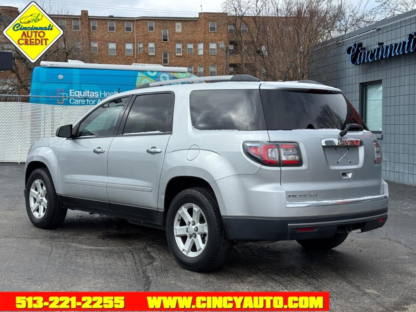 2014 Quicksilver Metallic GMC Acadia SLE-2 (1GKKRPKD5EJ) with an 3.6L 3.6L V6 288hp 270ft. lbs. Direct Injection engine, 6-Speed Shiftable Automatic transmission, located at 2813 Gilbert Avenue, Cincinnati, OH, 45206, (513) 221-2255, 39.130219, -84.489189 - Photo#2