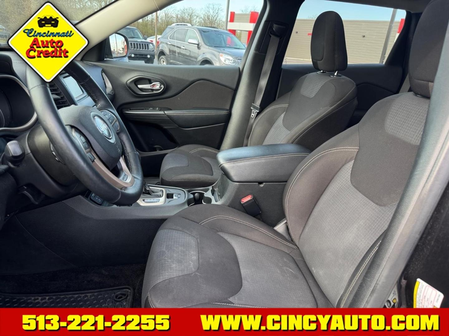 2015 Brilliant Black Crystal Pearl Coat Jeep Cherokee Latitude (1C4PJLCS8FW) with an 3.2L 3.2L V6 271hp 239ft. lbs. Sequential Multiport Fuel Injection engine, 9-Speed Shiftable Automatic transmission, located at 5489 Dixie Highway, Fairfield, OH, 45014, (513) 221-2255, 39.333084, -84.523834 - Photo#5