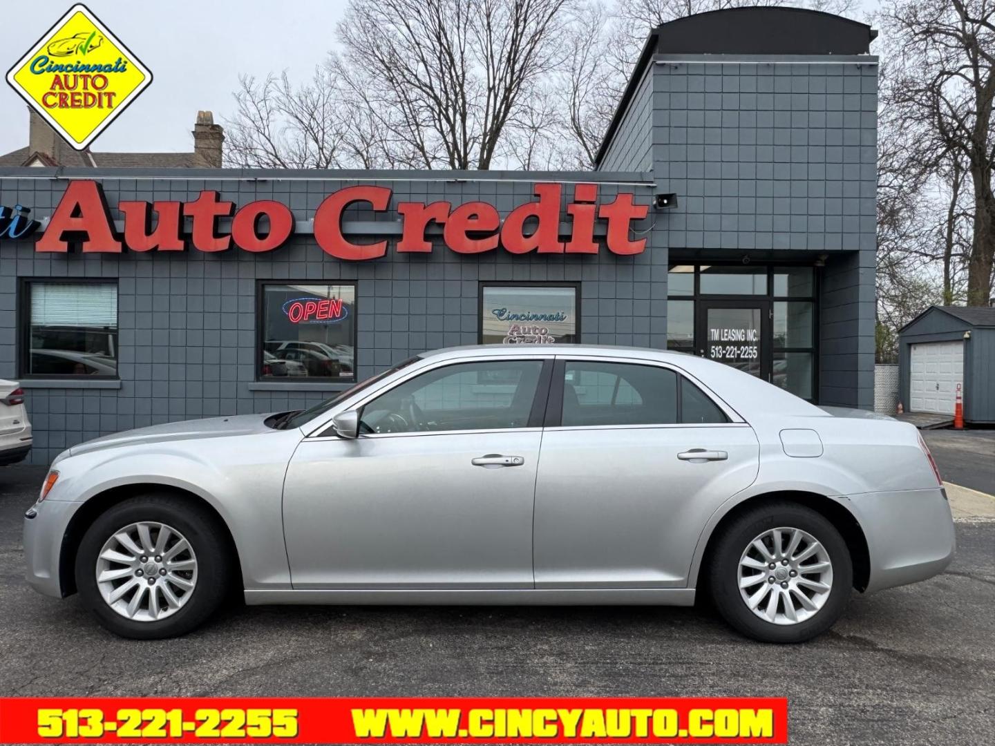 2012 Bright Silver Metallic Clear Coat Chrysler 300 Base (2C3CCAAG6CH) with an 3.6L Pentastar 3.6L V6 292hp 260ft. lbs. Sequential Multiport Fuel Injection engine, 5-Speed Shiftable Automatic transmission, located at 2813 Gilbert Avenue, Cincinnati, OH, 45206, (513) 221-2255, 39.130219, -84.489189 - Photo#1