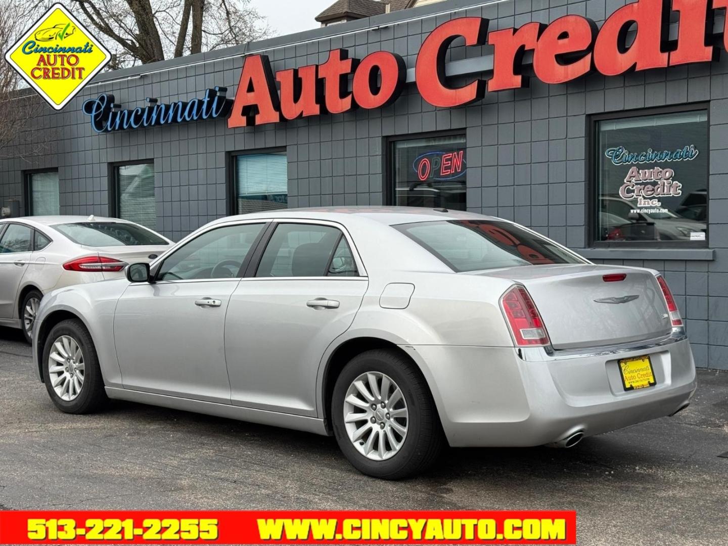 2012 Bright Silver Metallic Clear Coat Chrysler 300 Base (2C3CCAAG6CH) with an 3.6L Pentastar 3.6L V6 292hp 260ft. lbs. Sequential Multiport Fuel Injection engine, 5-Speed Shiftable Automatic transmission, located at 2813 Gilbert Avenue, Cincinnati, OH, 45206, (513) 221-2255, 39.130219, -84.489189 - Photo#2