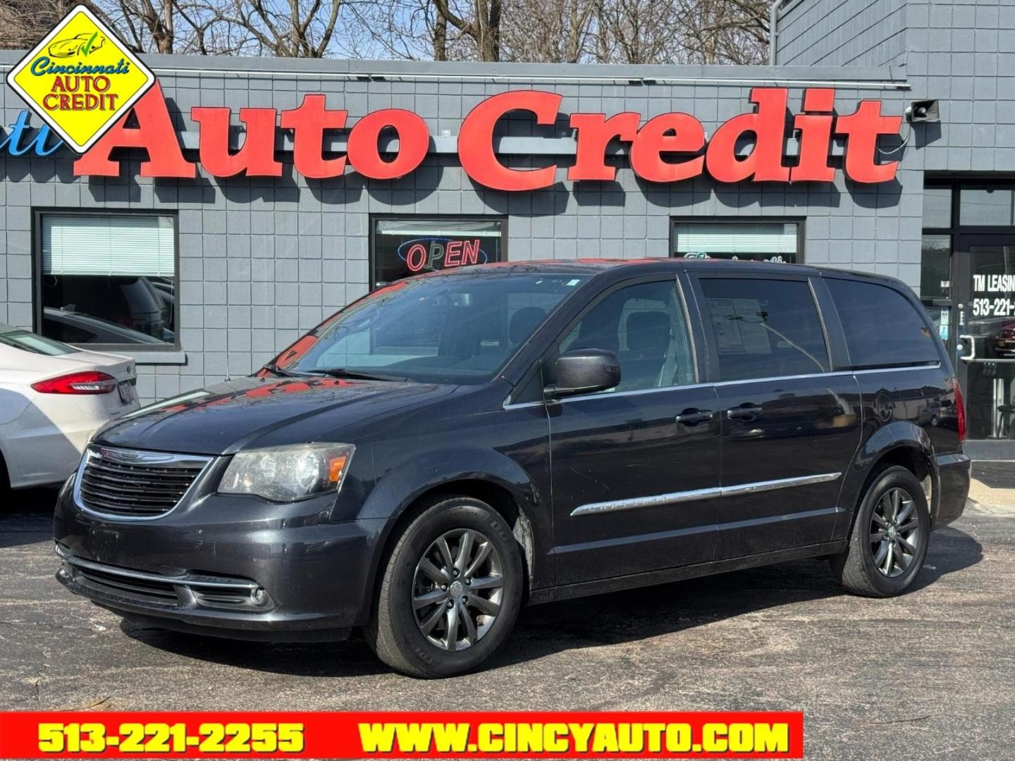 2014 Brilliant Black Crystal Pearl Coat Chrysler Town and Country S (2C4RC1HG0ER) with an 3.6L Pentastar 3.6L Flex Fuel V6 283hp 260ft. lbs. Sequential Multiport Fuel Injection engine, 6-Speed Shiftable Automatic transmission, located at 2813 Gilbert Avenue, Cincinnati, OH, 45206, (513) 221-2255, 39.130219, -84.489189 - Photo#0