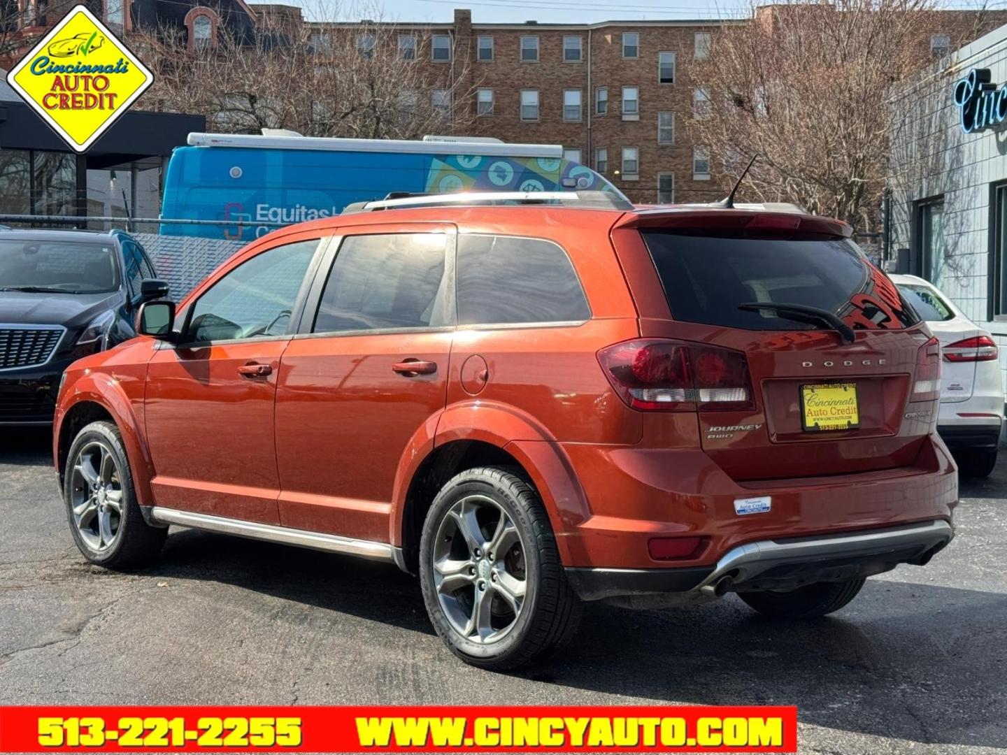 2014 Copperhead Pearl Coat Dodge Journey Crossroad (3C4PDDGGXET) with an 3.6L Pentastar 3.6L V6 283hp 260ft. lbs. Sequential Multiport Fuel Injection engine, 6-Speed Shiftable Automatic transmission, located at 2813 Gilbert Avenue, Cincinnati, OH, 45206, (513) 221-2255, 39.130219, -84.489189 - Photo#2