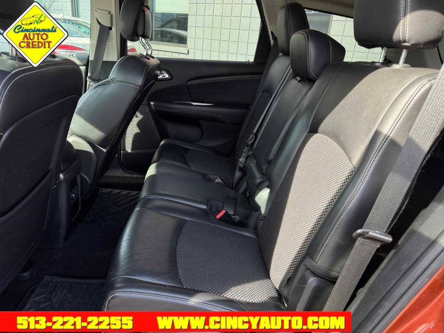 2014 Copperhead Pearl Coat Dodge Journey Crossroad (3C4PDDGGXET) with an 3.6L Pentastar 3.6L V6 283hp 260ft. lbs. Sequential Multiport Fuel Injection engine, 6-Speed Shiftable Automatic transmission, located at 2813 Gilbert Avenue, Cincinnati, OH, 45206, (513) 221-2255, 39.130219, -84.489189 - Photo#4