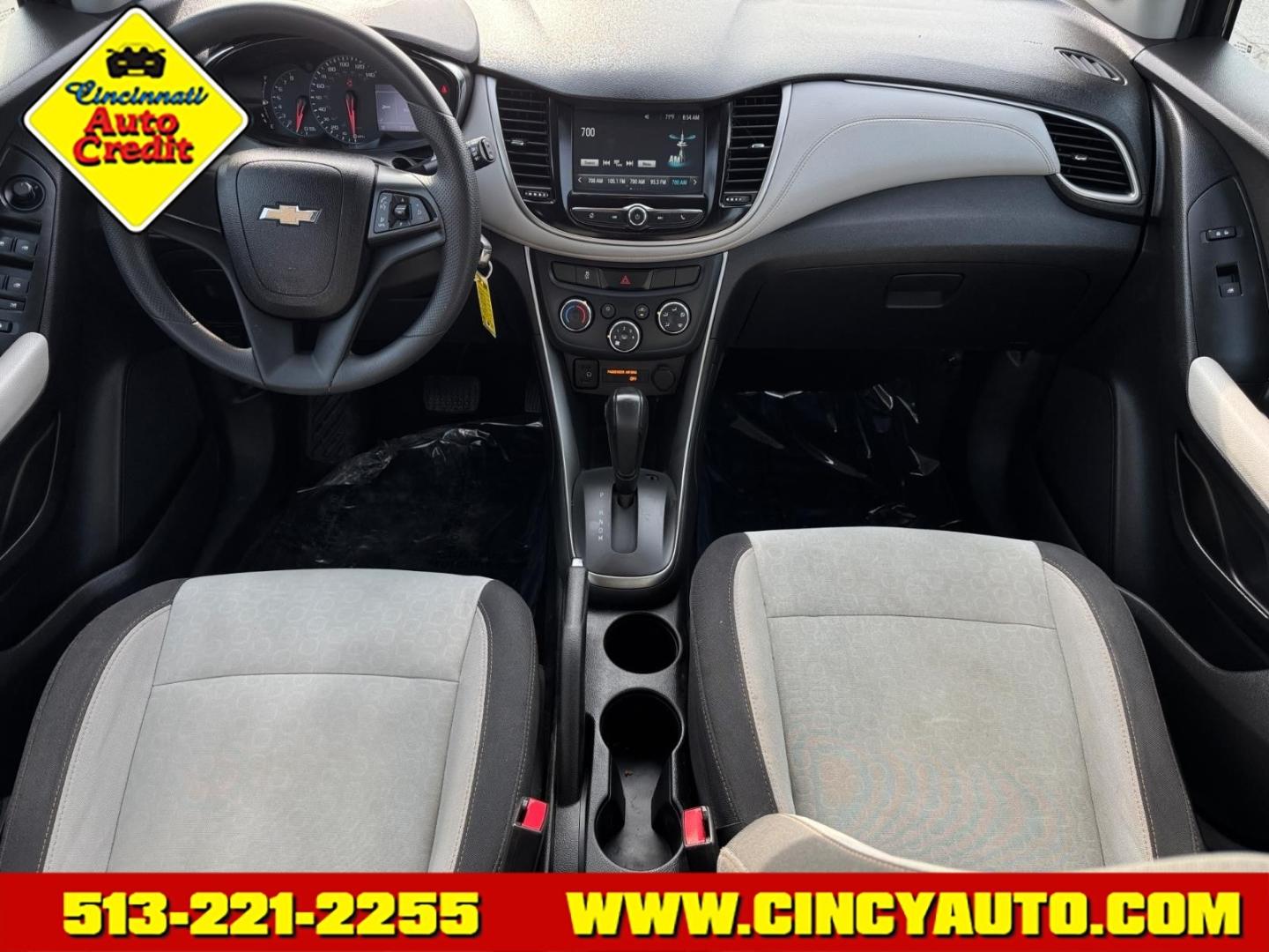 2017 Summit White Chevrolet Trax LS (3GNCJNSB8HL) with an 1.4L Ecotec 1.4L Turbo I4 138hp 148ft. lbs. Sequential Multiport Fuel Injection engine, 6-Speed Shiftable Automatic transmission, located at 5489 Dixie Highway, Fairfield, OH, 45014, (513) 221-2255, 39.333084, -84.523834 - Photo#3