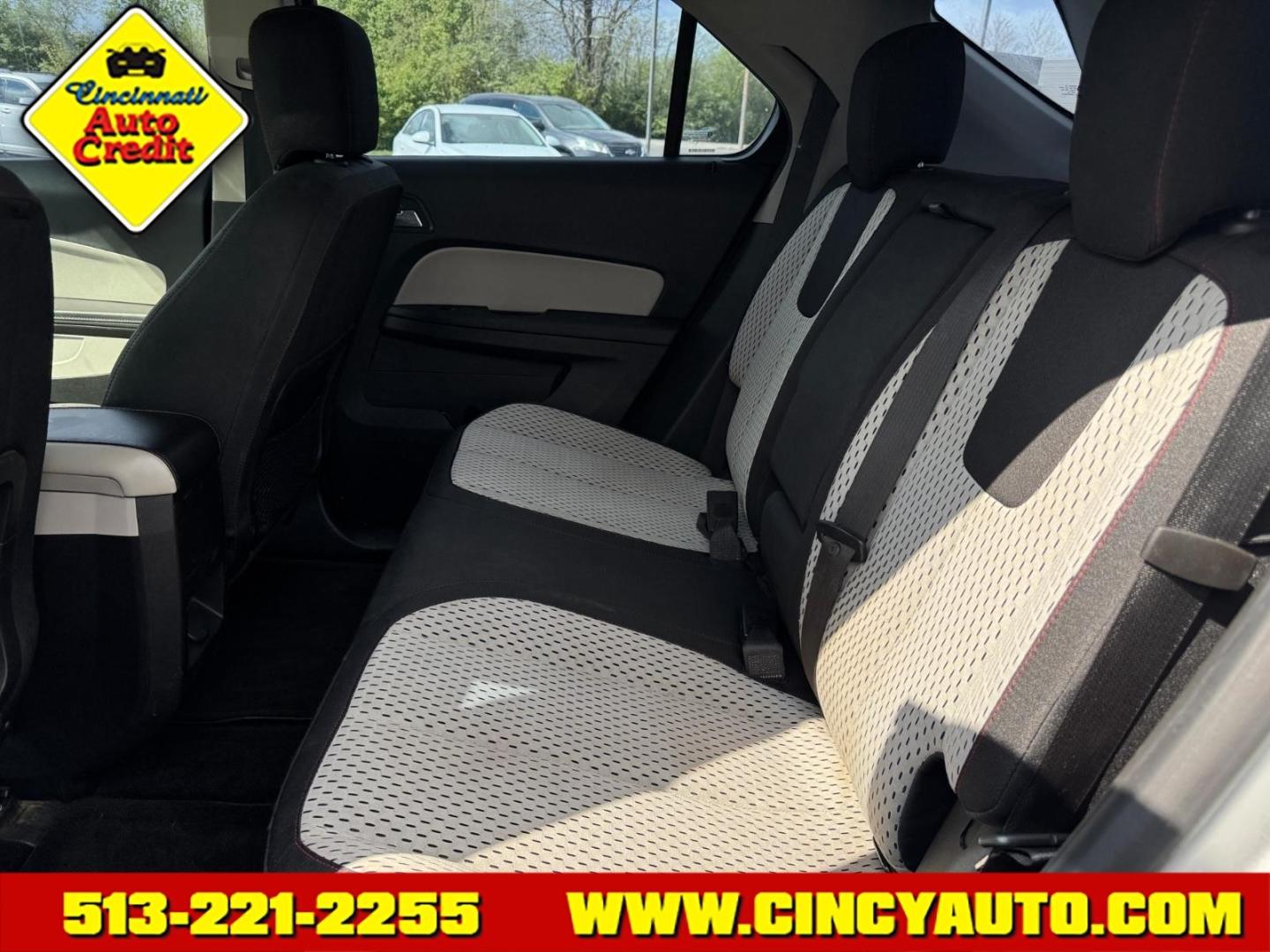 2014 Silver Ice Metallic Gan Chevrolet Equinox LS (2GNALAEK7E1) with an 2.4L 2.4L I4 182hp 172ft. lbs. Direct Injection engine, 6-Speed Shiftable Automatic transmission, located at 5489 Dixie Highway, Fairfield, OH, 45014, (513) 221-2255, 39.333084, -84.523834 - Photo#4
