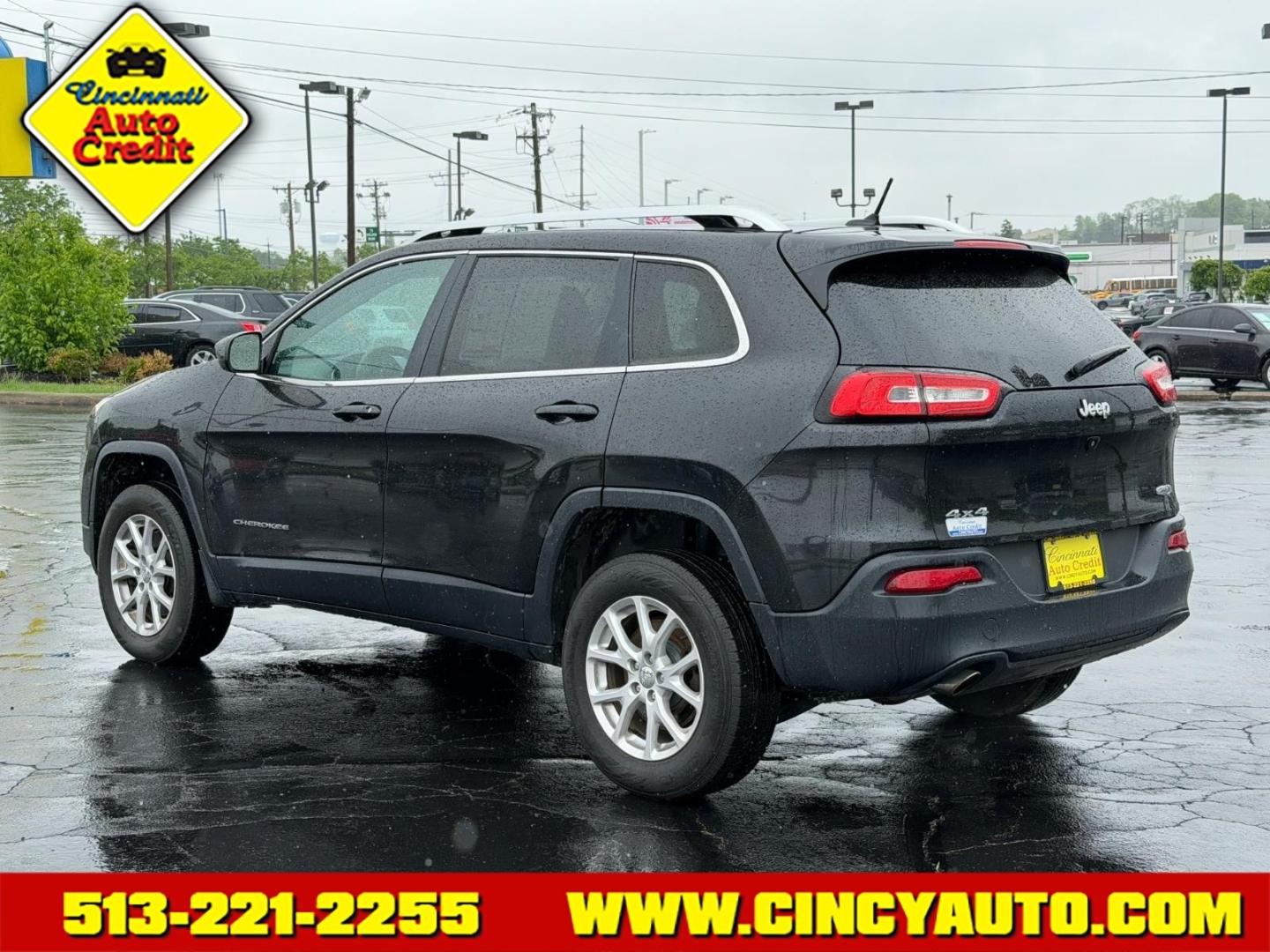 2014 Brilliant Black Crystal Pearl Coat Pxr Jeep Cherokee Latitude (1C4PJMCBXEW) with an 2.4L 2.4L I4 180hp 171ft. lbs. Sequential Multiport Fuel Injection engine, 9-Speed Shiftable Automatic transmission, located at 5489 Dixie Highway, Fairfield, OH, 45014, (513) 221-2255, 39.333084, -84.523834 - Photo#2