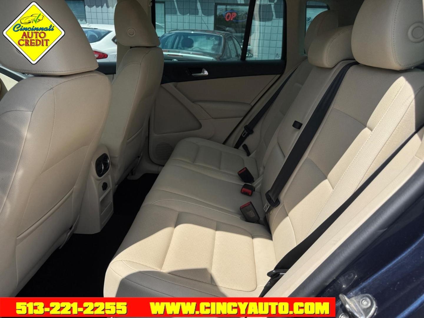 2015 Night Blue Metallic Z2z2 Volkswagen Tiguan SEL 4Motion (WVGBV7AX7FW) with an 2.0L 2.0L Turbo I4 200hp 207ft. lbs. Direct Injection engine, 6-speed Automatic with Tiptronic transmission, located at 2813 Gilbert Avenue, Cincinnati, OH, 45206, (513) 221-2255, 39.130219, -84.489189 - Photo#4