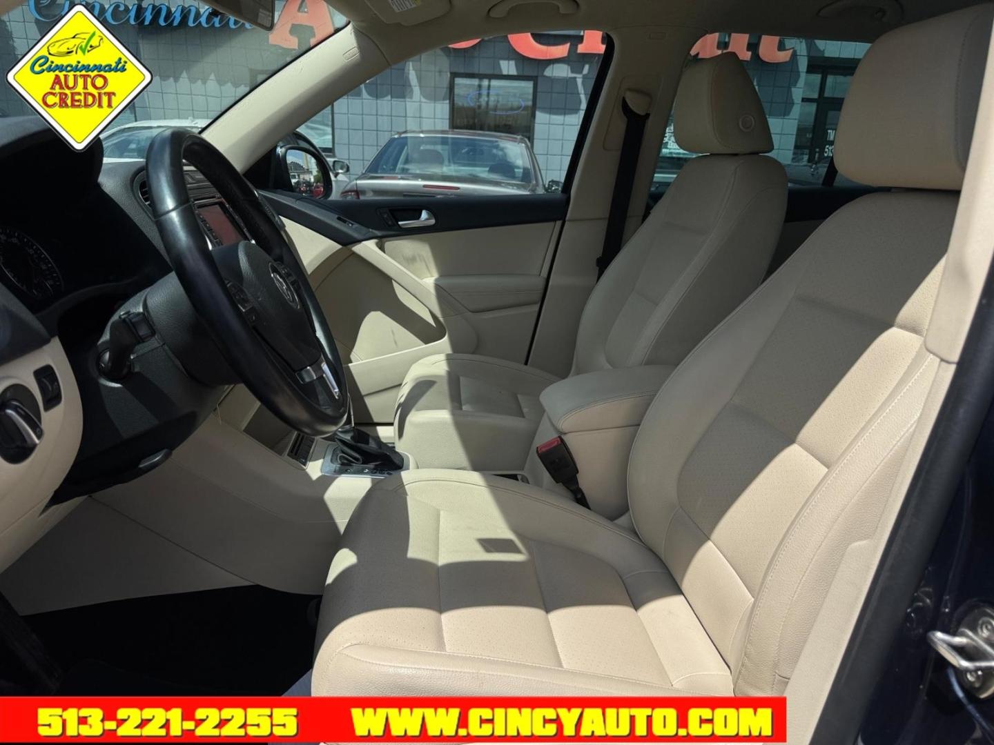 2015 Night Blue Metallic Z2z2 Volkswagen Tiguan SEL 4Motion (WVGBV7AX7FW) with an 2.0L 2.0L Turbo I4 200hp 207ft. lbs. Direct Injection engine, 6-speed Automatic with Tiptronic transmission, located at 2813 Gilbert Avenue, Cincinnati, OH, 45206, (513) 221-2255, 39.130219, -84.489189 - Photo#5
