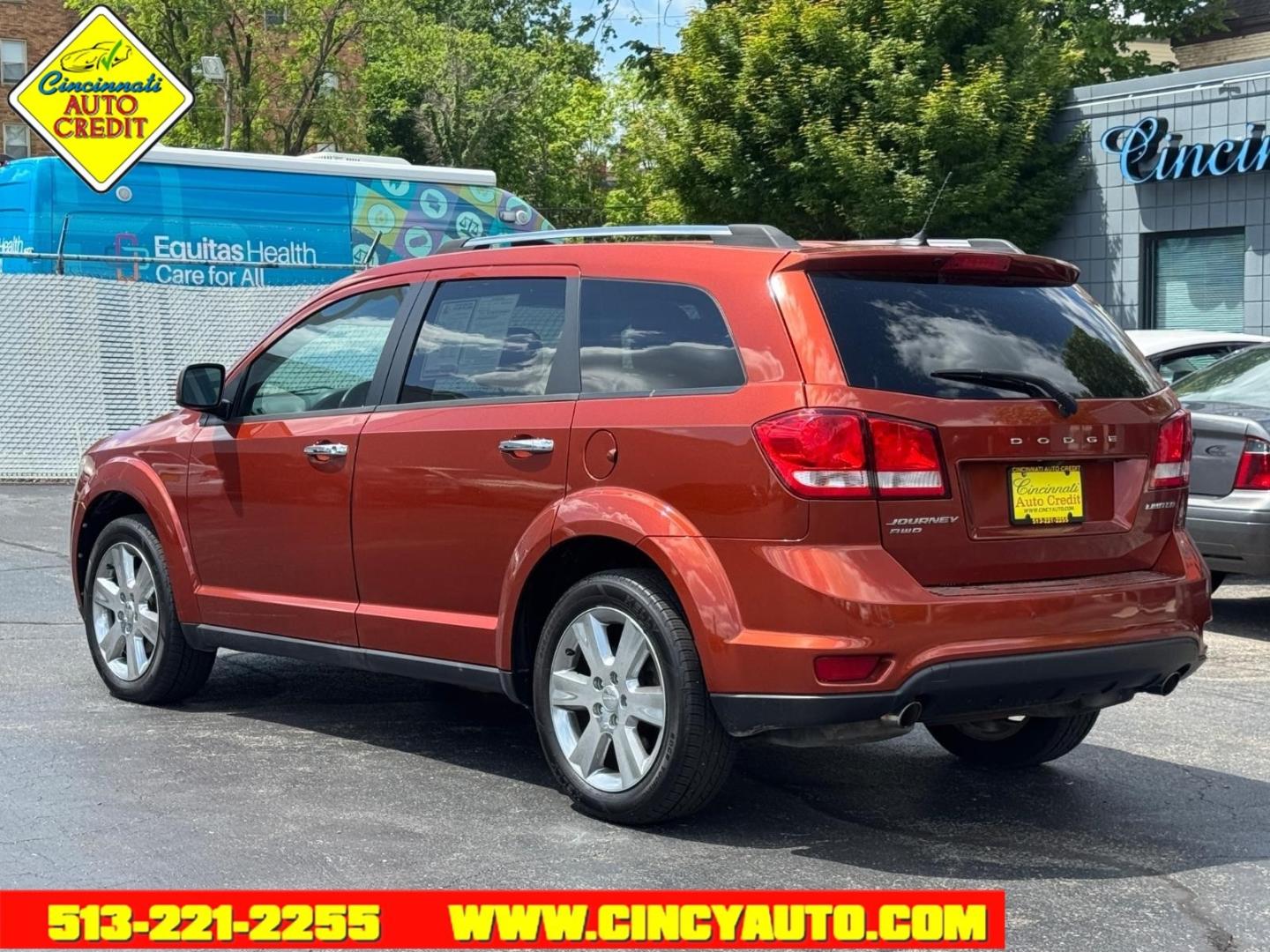 2014 Copperhead Pearl Coat Plb Dodge Journey Limited (3C4PDDDG5ET) with an 3.6L Pentastar 3.6L V6 283hp 260ft. lbs. Sequential Multiport Fuel Injection engine, 6-Speed Shiftable Automatic transmission, located at 2813 Gilbert Avenue, Cincinnati, OH, 45206, (513) 221-2255, 39.130219, -84.489189 - Photo#2