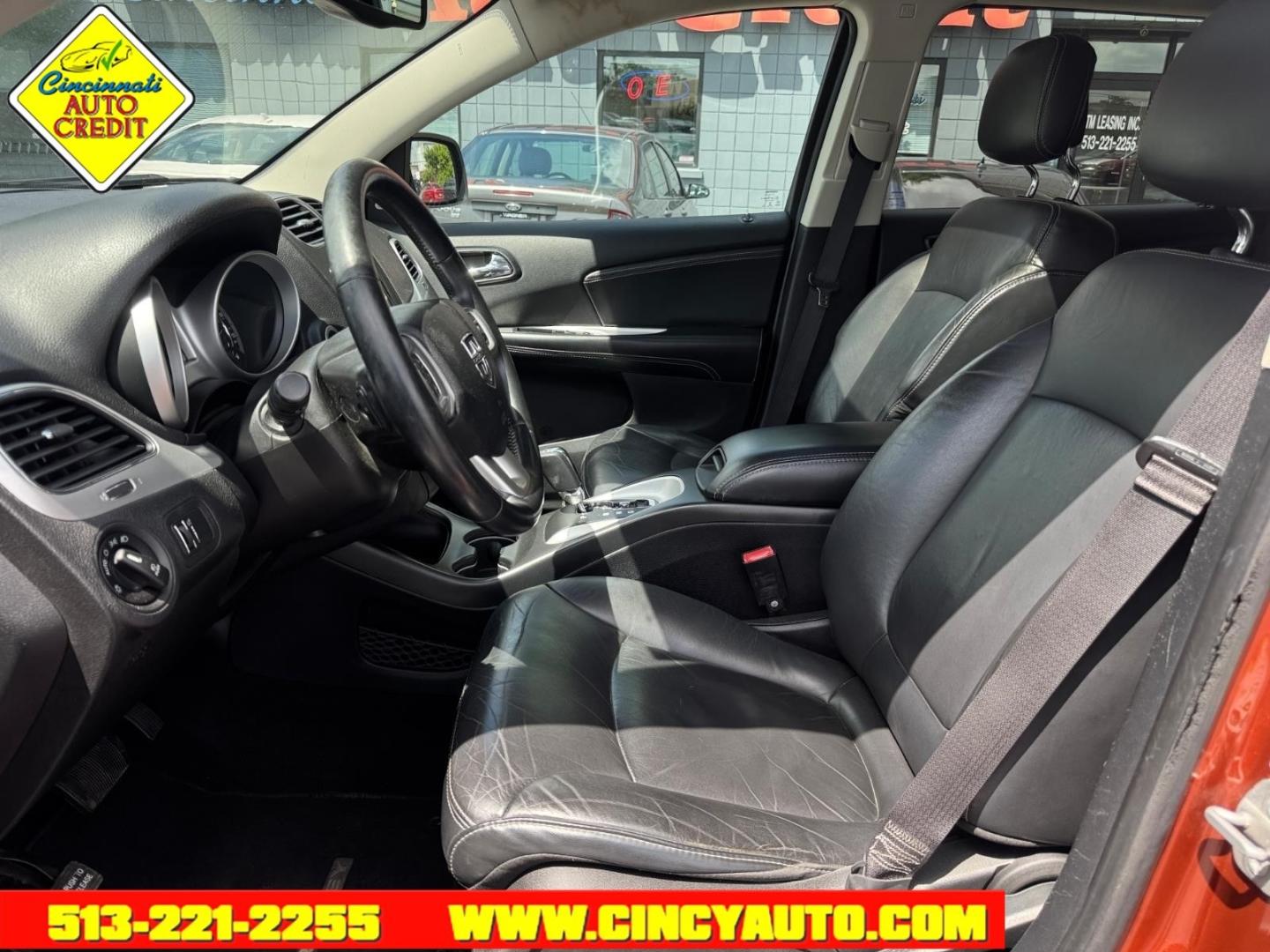2014 Copperhead Pearl Coat Plb Dodge Journey Limited (3C4PDDDG5ET) with an 3.6L Pentastar 3.6L V6 283hp 260ft. lbs. Sequential Multiport Fuel Injection engine, 6-Speed Shiftable Automatic transmission, located at 2813 Gilbert Avenue, Cincinnati, OH, 45206, (513) 221-2255, 39.130219, -84.489189 - Photo#5