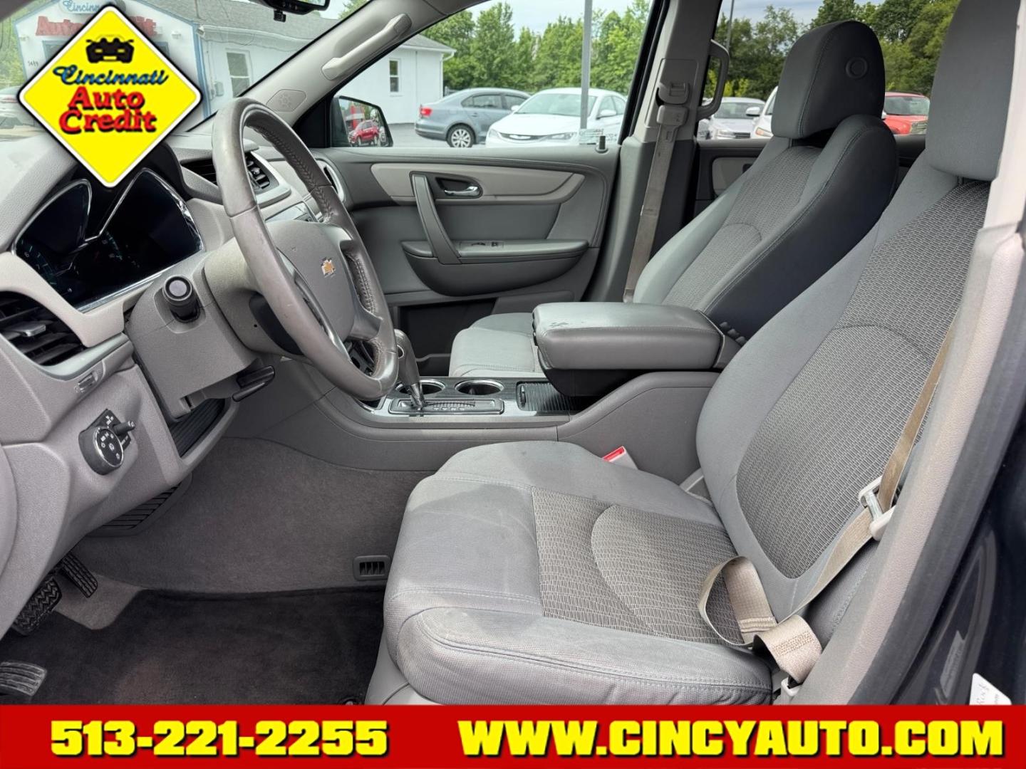 2014 Cyber Gray Metallic Chevrolet Traverse LT (1GNKRGKDXEJ) with an 3.6L V6 281hp 266ft. lbs. Direct Injection engine, 6-Speed Shiftable Automatic transmission, located at 5489 Dixie Highway, Fairfield, OH, 45014, (513) 221-2255, 39.333084, -84.523834 - Photo#5