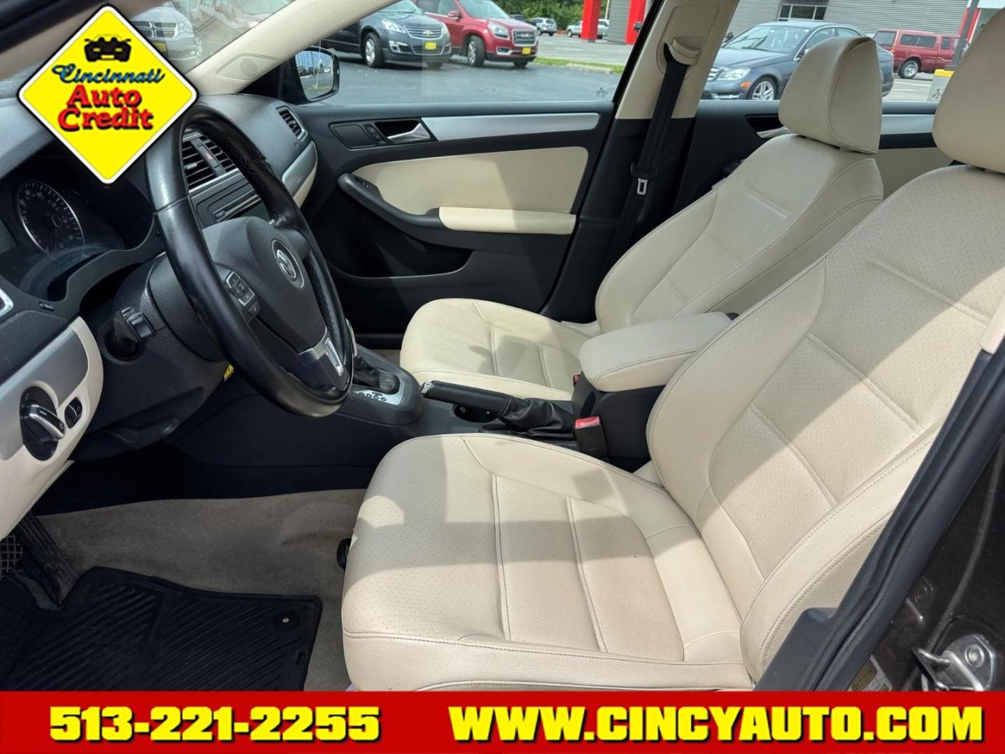 2014 Toffee Brown Metallic 4q4q Volkswagen Jetta SE (3VWD07AJ9EM) with an 1.8L 1.8L Turbo I4 170hp 184ft. lbs. Direct Injection engine, 6-Speed Shiftable Automatic transmission, located at 5489 Dixie Highway, Fairfield, OH, 45014, (513) 221-2255, 39.333084, -84.523834- Photo#5
