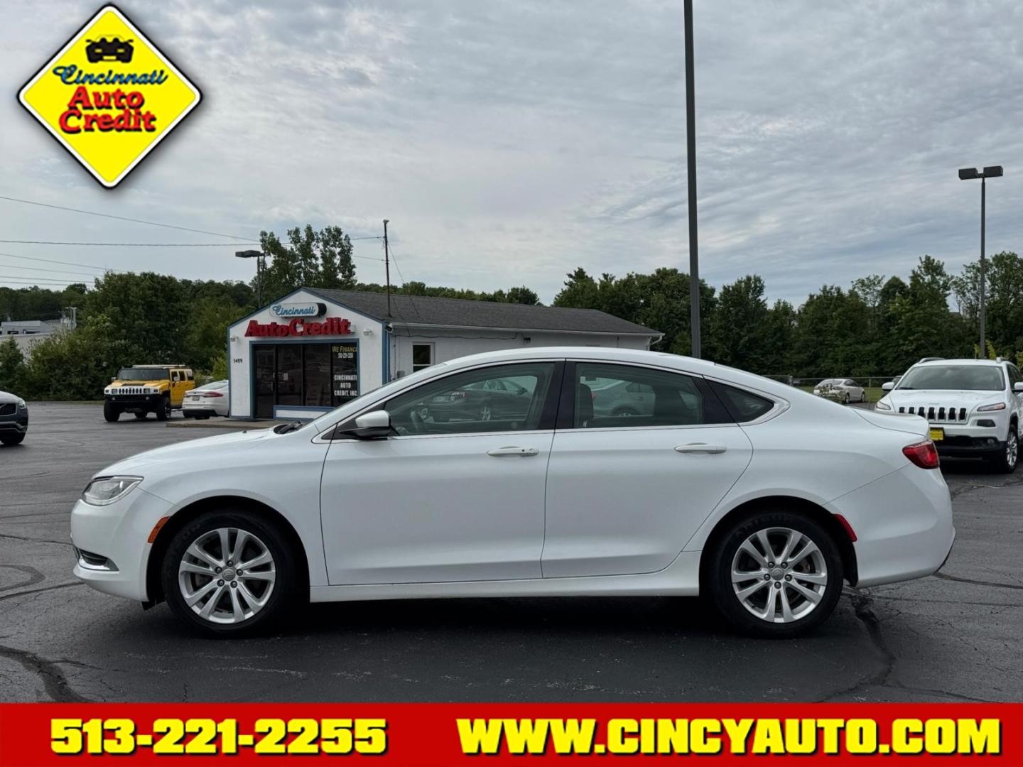 2016 Bright White Clear Coat Pw7 Chrysler 200 Limited (1C3CCCAB2GN) with an 2.4L 2.4L I4 184hp 173ft. lbs. Sequential Multiport Fuel Injection engine, 9-Speed Shiftable Automatic transmission, located at 5489 Dixie Highway, Fairfield, OH, 45014, (513) 221-2255, 39.333084, -84.523834 - Photo#1