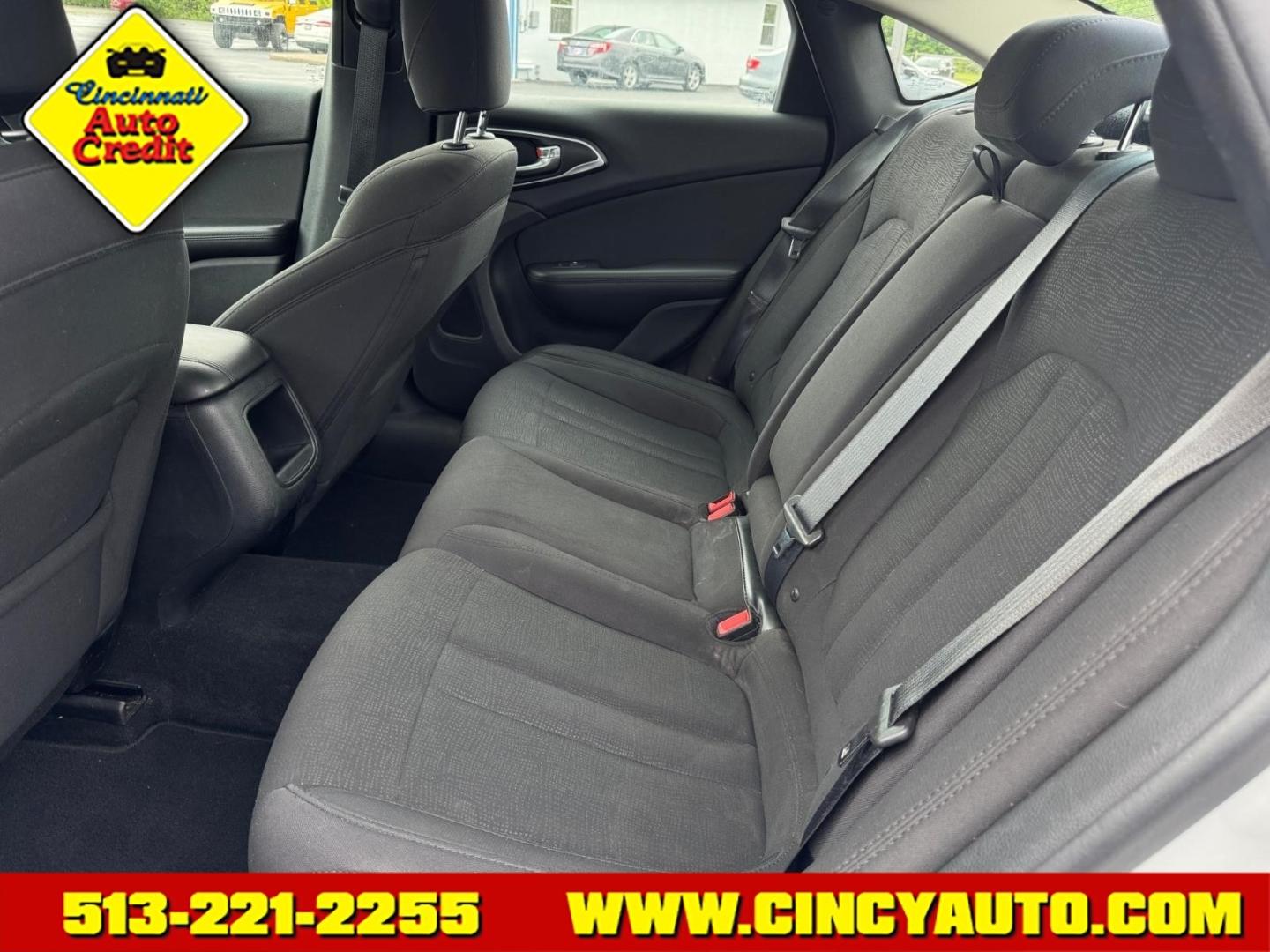 2016 Bright White Clear Coat Pw7 Chrysler 200 Limited (1C3CCCAB2GN) with an 2.4L 2.4L I4 184hp 173ft. lbs. Sequential Multiport Fuel Injection engine, 9-Speed Shiftable Automatic transmission, located at 5489 Dixie Highway, Fairfield, OH, 45014, (513) 221-2255, 39.333084, -84.523834 - Photo#4
