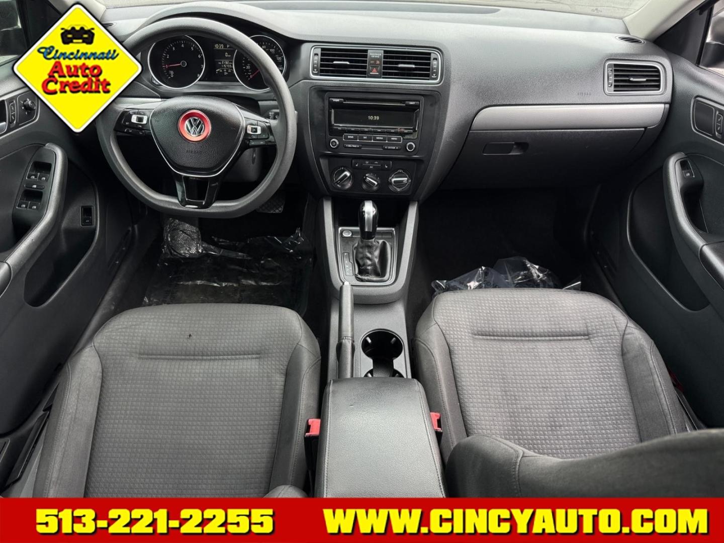 2015 Platinum Gray Metallic 2r2r Volkswagen Jetta SE (3VWD17AJ3FM) with an 1.8L 1.8L Turbo I4 170hp 184ft. lbs. PZEV Direct Injection engine, 6-Speed Shiftable Automatic transmission, located at 5489 Dixie Highway, Fairfield, OH, 45014, (513) 221-2255, 39.333084, -84.523834- Photo#3