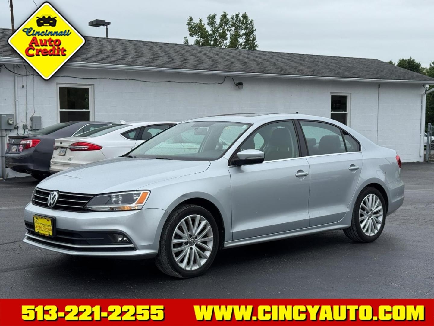 2015 Reflex Silver Metallic 8e8e Volkswagen Jetta SE (3VWD17AJ5FM) with an 1.8L 1.8L Turbo I4 170hp 184ft. lbs. PZEV Direct Injection engine, 6-Speed Shiftable Automatic transmission, located at 5489 Dixie Highway, Fairfield, OH, 45014, (513) 221-2255, 39.333084, -84.523834 - Photo#0
