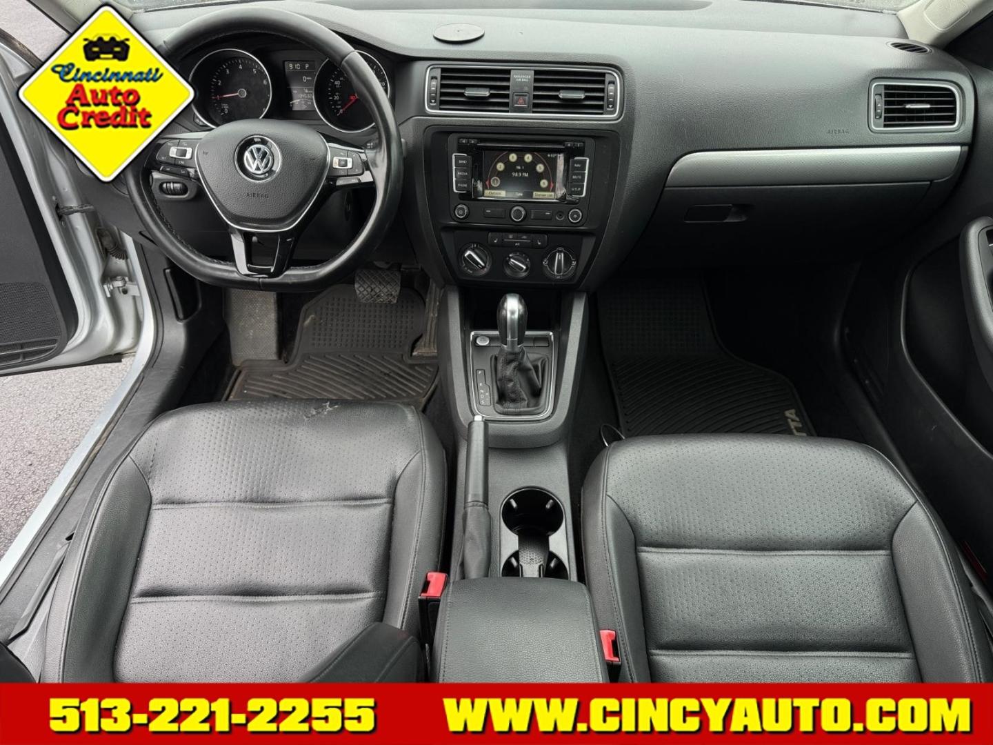 2015 Reflex Silver Metallic 8e8e Volkswagen Jetta SE (3VWD17AJ5FM) with an 1.8L 1.8L Turbo I4 170hp 184ft. lbs. PZEV Direct Injection engine, 6-Speed Shiftable Automatic transmission, located at 5489 Dixie Highway, Fairfield, OH, 45014, (513) 221-2255, 39.333084, -84.523834 - Photo#3
