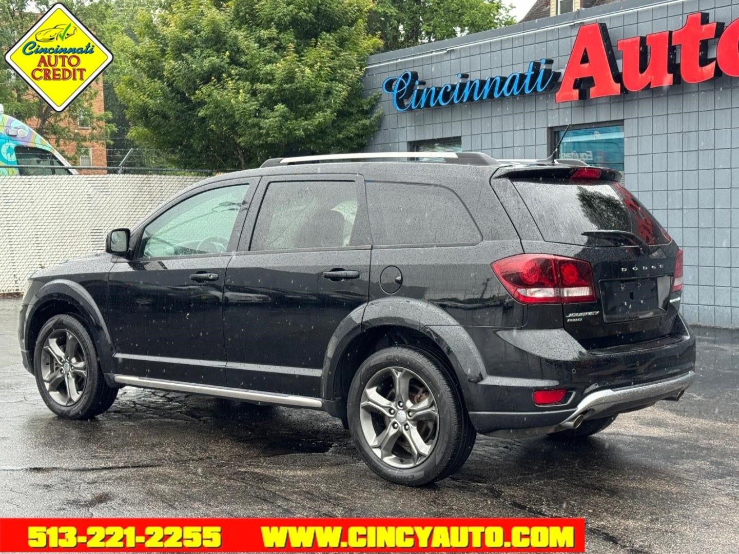2020 Pitch Black Clear Coat Dodge Journey SE Value (3C4PDCABXLT) with an 2.4L I4 172hp 165ft. lbs. Sequential Multiport Fuel Injection engine, 4-Speed Shiftable Automatic transmission, located at 2813 Gilbert Avenue, Cincinnati, OH, 45206, (513) 221-2255, 39.130219, -84.489189 - Photo#2