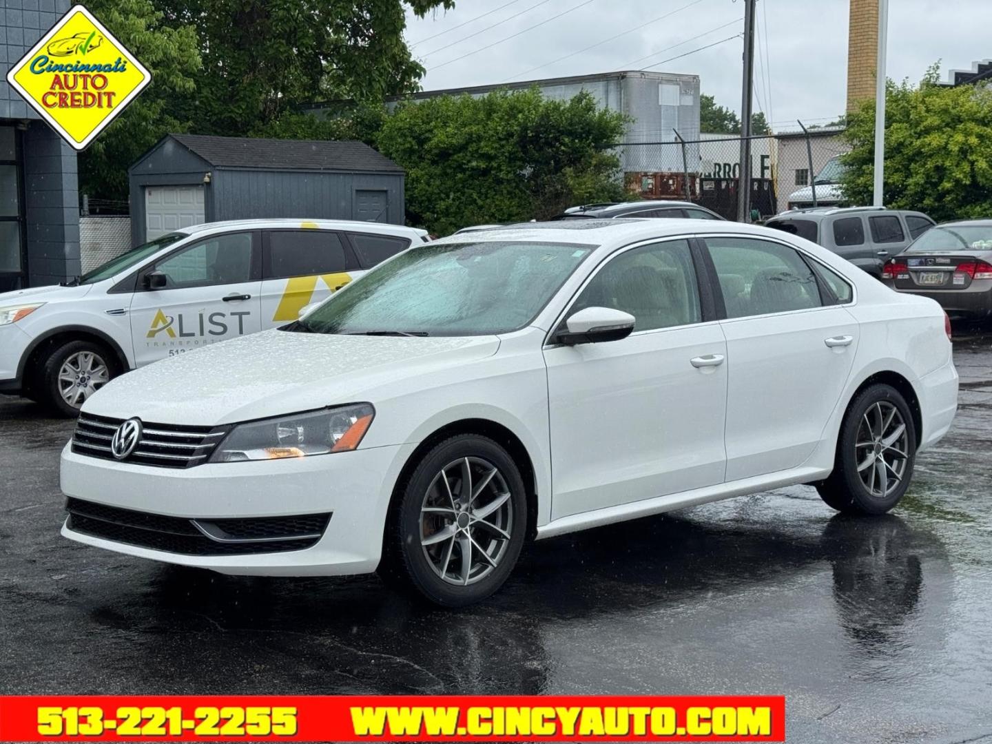2012 Candy White B4b4 Volkswagen Passat SE PZEV (1VWBP7A39CC) with an 2.5L 2.5L I5 170hp 177ft. lbs. PZEV Sequential Multiport Fuel Injection engine, 6-Speed Shiftable Automatic transmission, located at 2813 Gilbert Avenue, Cincinnati, OH, 45206, (513) 221-2255, 39.130219, -84.489189 - Photo#0